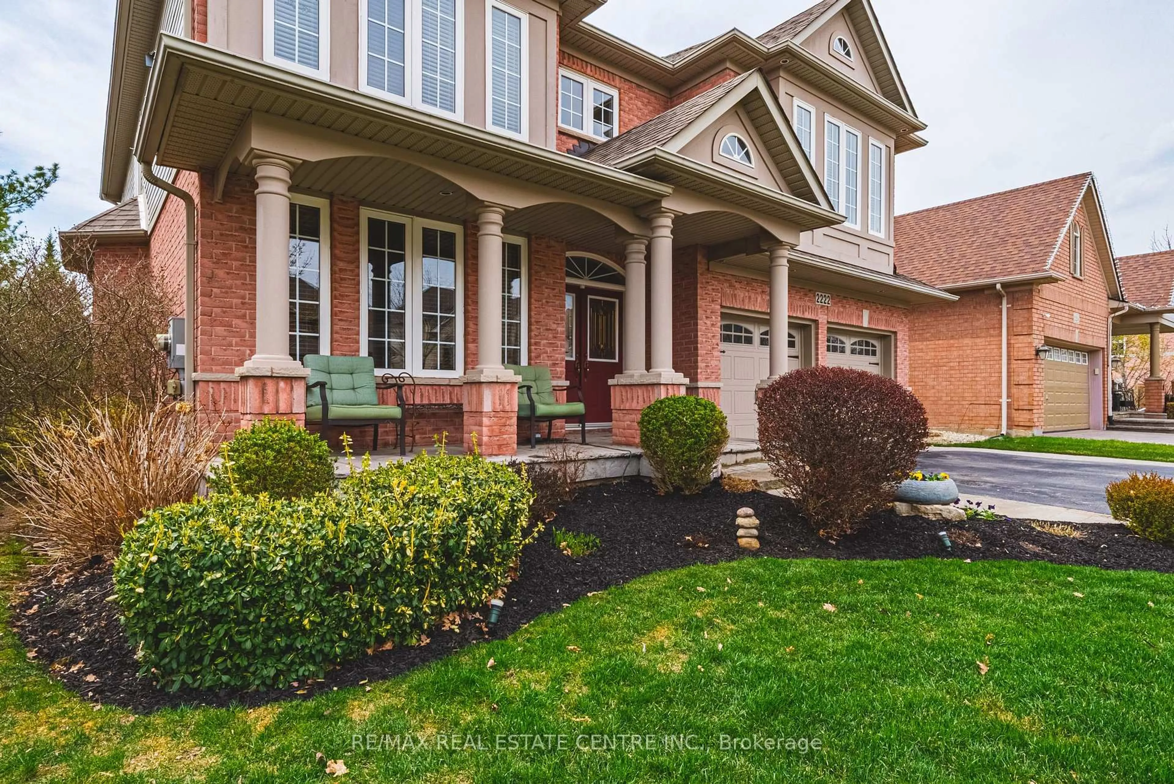 Home with brick exterior material, street for 2222 SNEAD Rd, Burlington Ontario L7M 4X2
