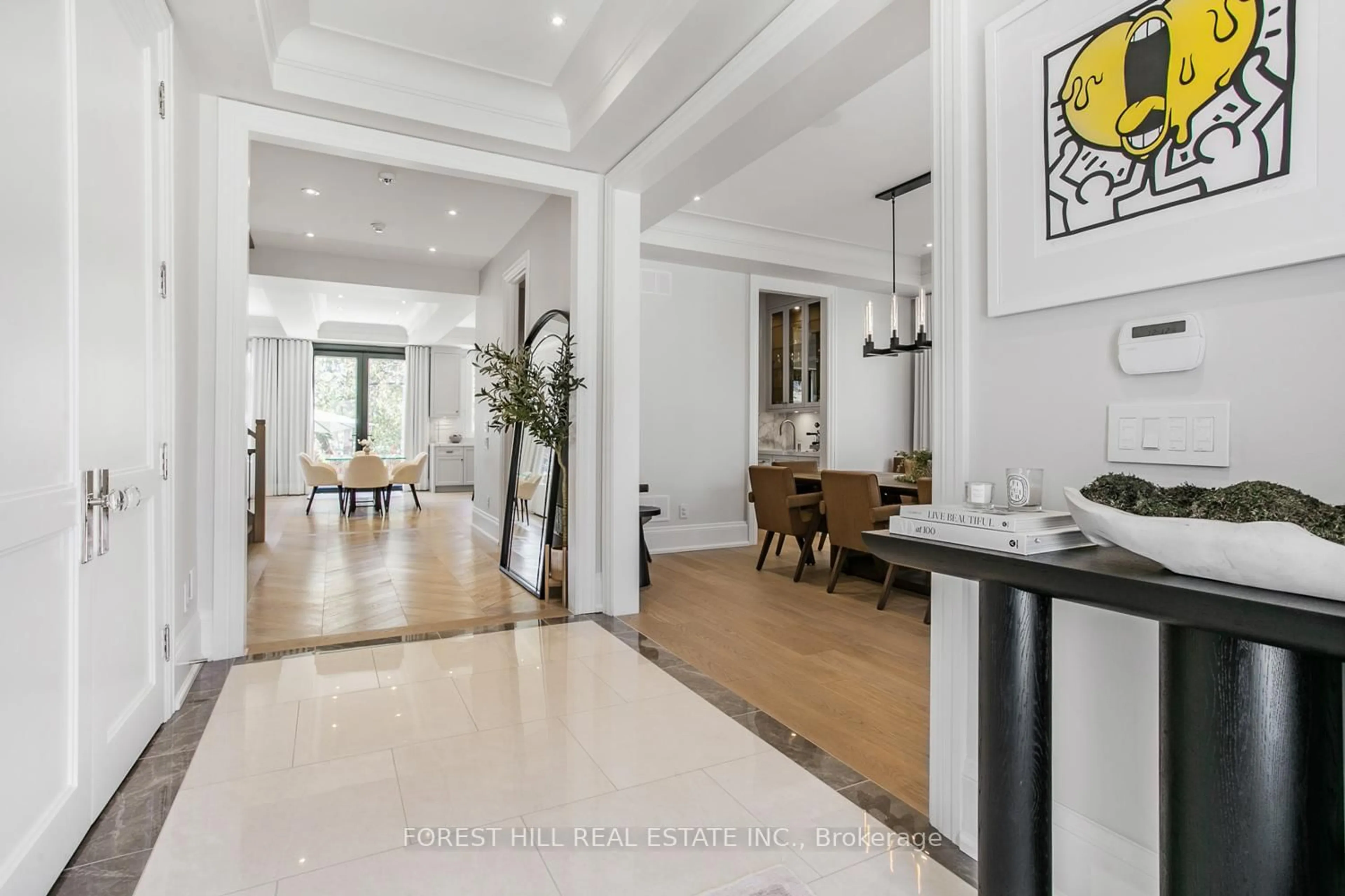 Indoor foyer for 84 Botfield Ave, Toronto Ontario M9B 4E4