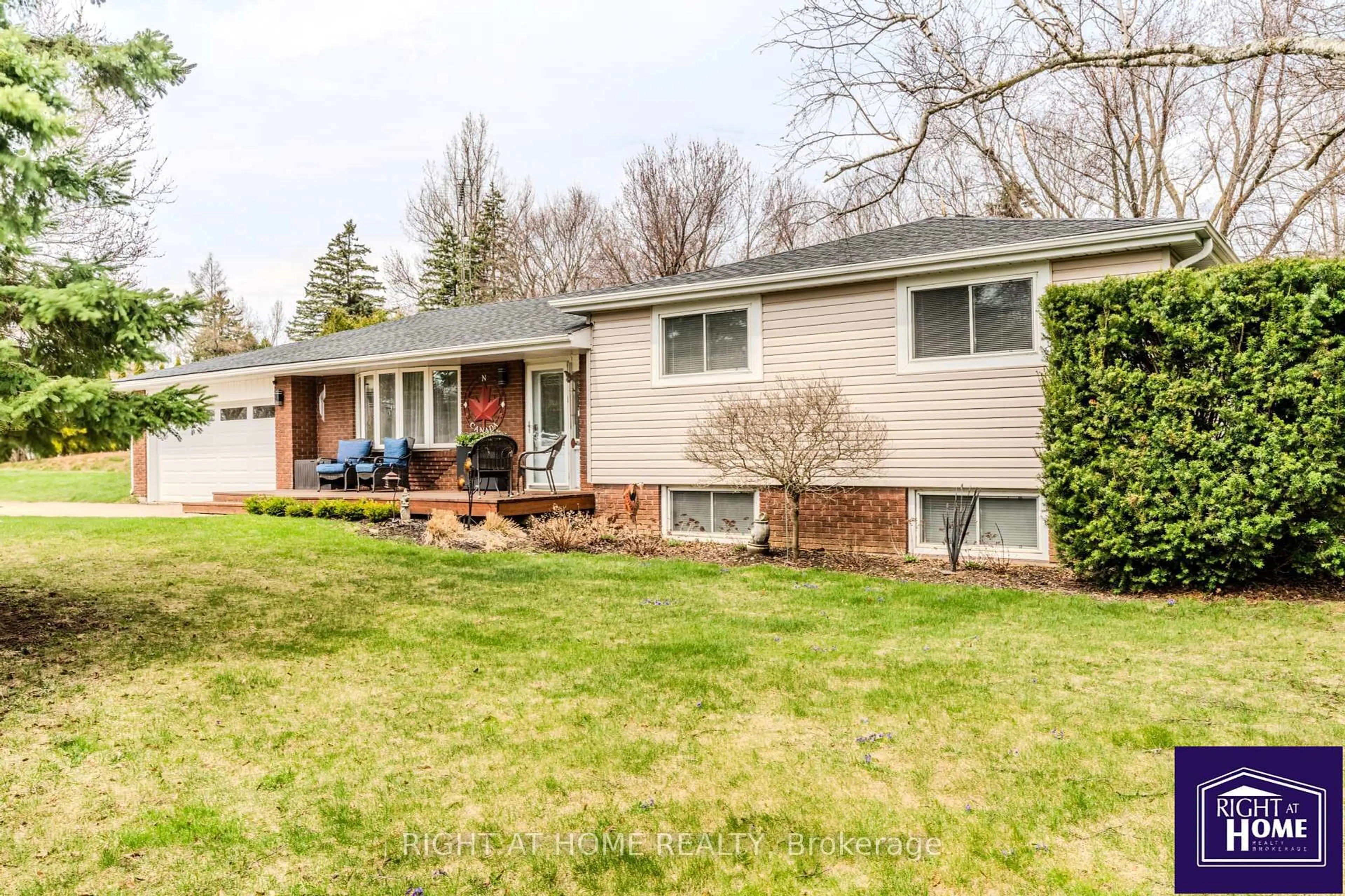 Home with brick exterior material, street for 1647 Spruce Dr, Caledon Ontario L7K 1B1