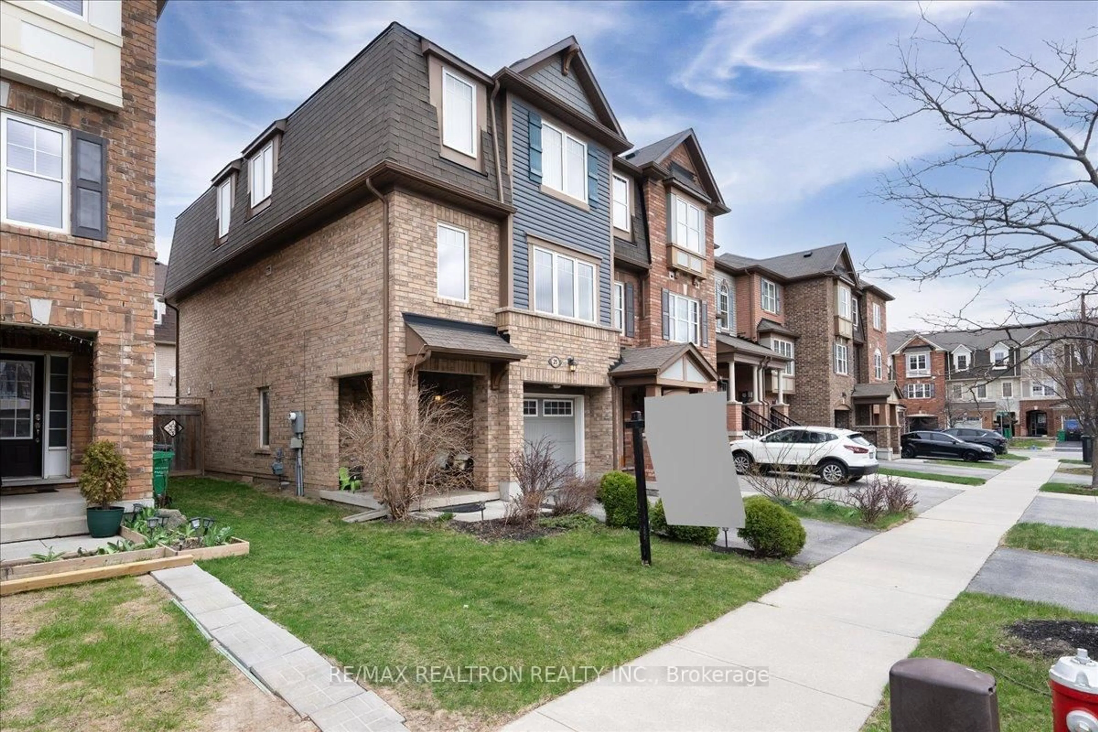 A pic from outside/outdoor area/front of a property/back of a property/a pic from drone, street for 25 Butterworth Rd, Brampton Ontario L7A 3Z2