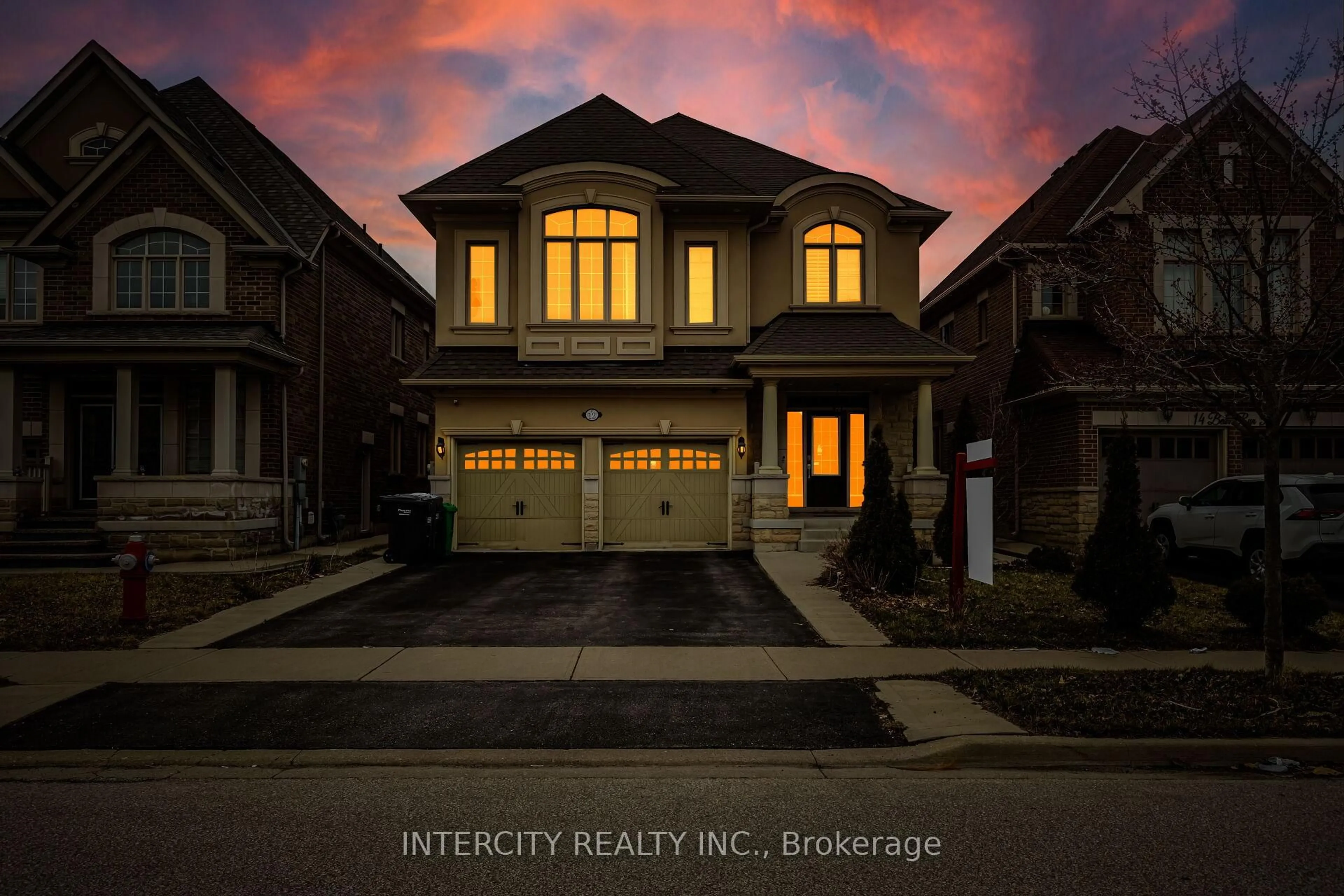 Indoor entryway for 12 Bear Run Rd, Brampton Ontario L6X 2Y9