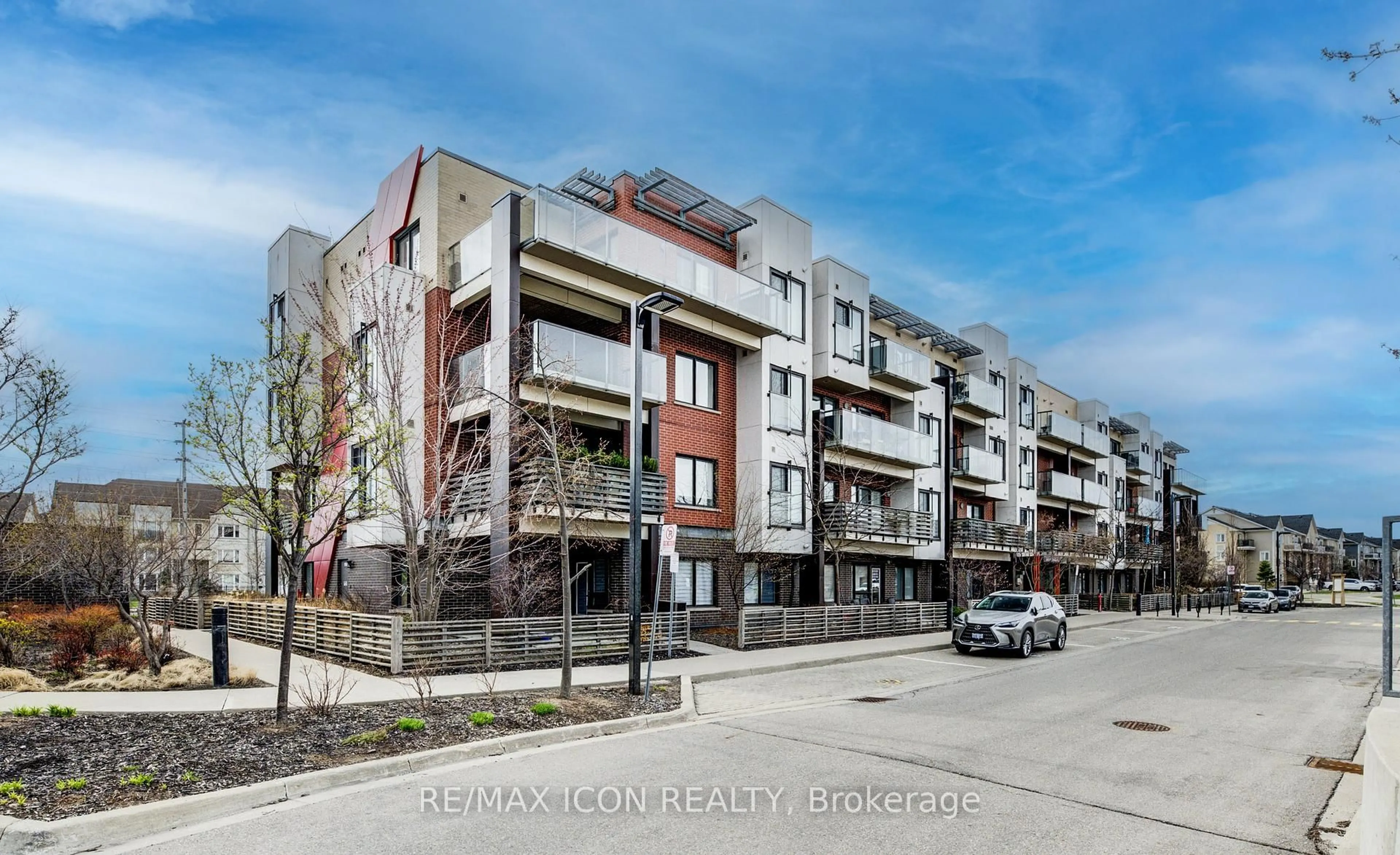 Unknown for 5005 Harvard Rd #201, Mississauga Ontario L5M 0W5