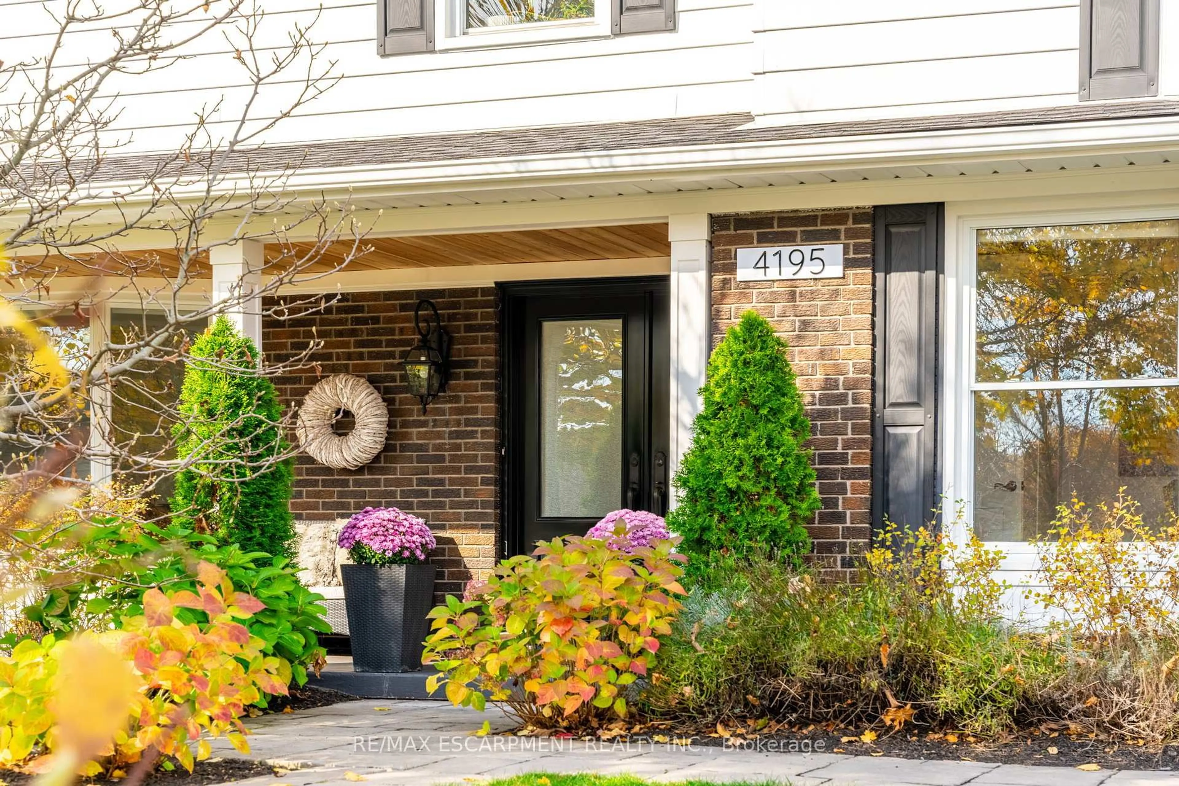 Home with brick exterior material, street for 4195 Spruce Ave, Burlington Ontario L7L 1L1