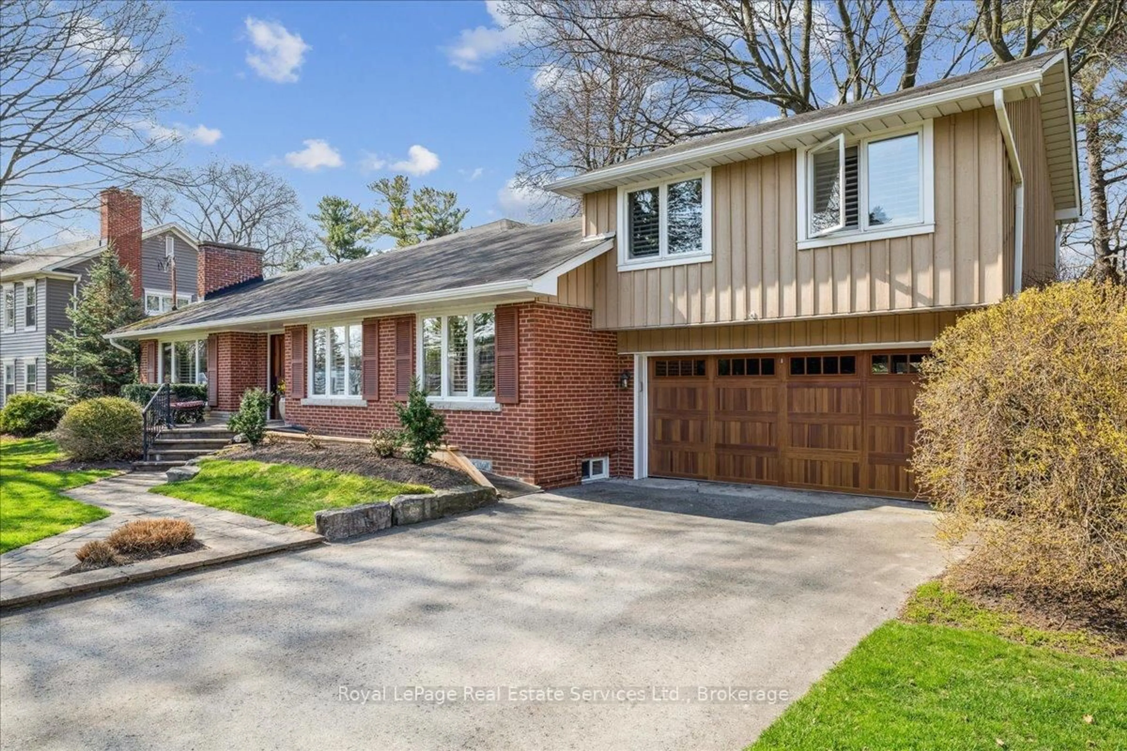 Home with brick exterior material, street for 246 Albion Ave, Oakville Ontario L6J 4T5
