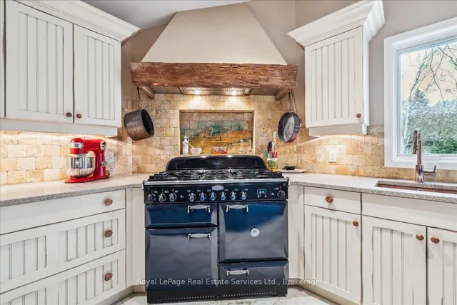 Additional property image - 246 Albion Ave