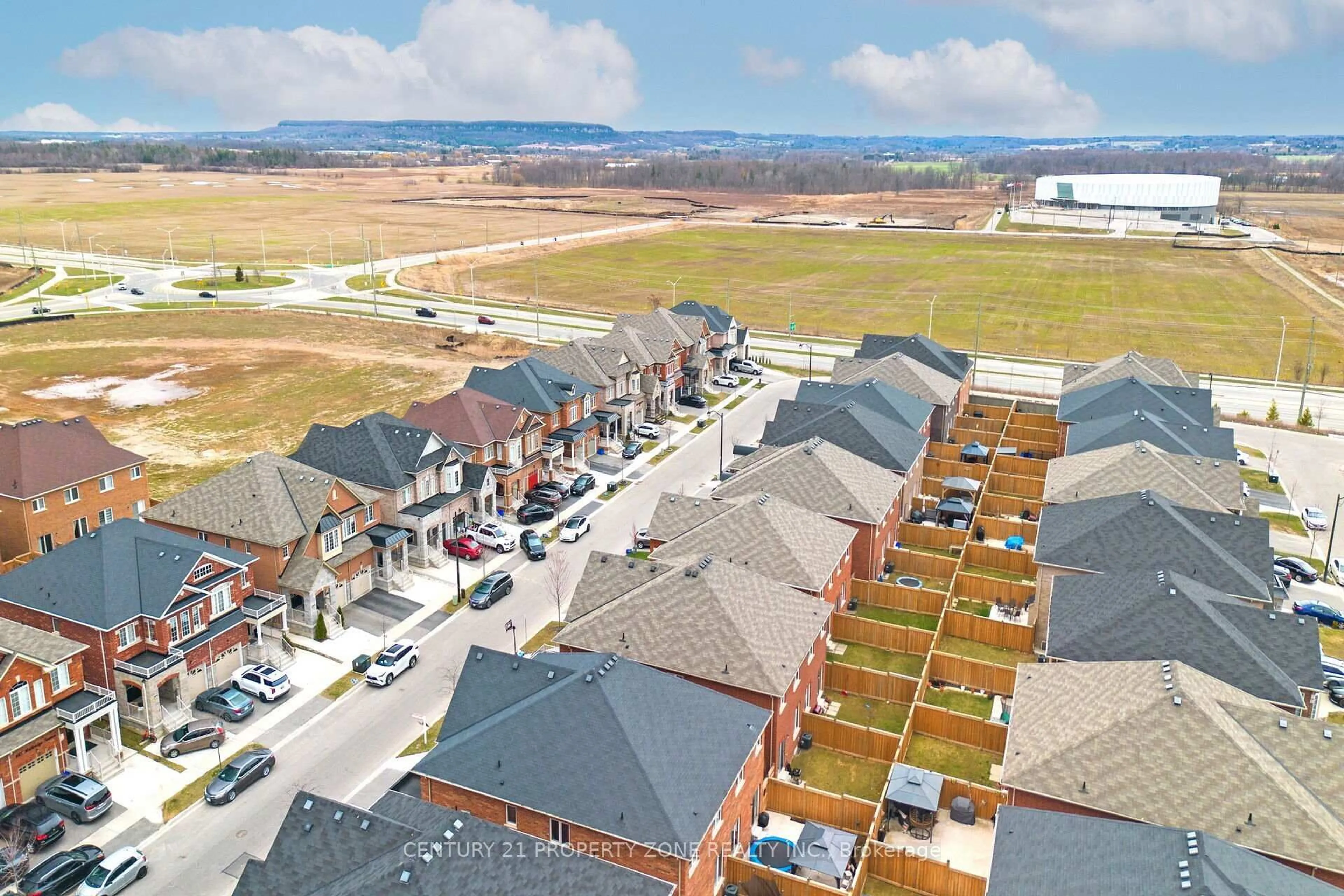 A pic from outside/outdoor area/front of a property/back of a property/a pic from drone, street for 640 Mockridge Terr, Milton Ontario L9T 8W1