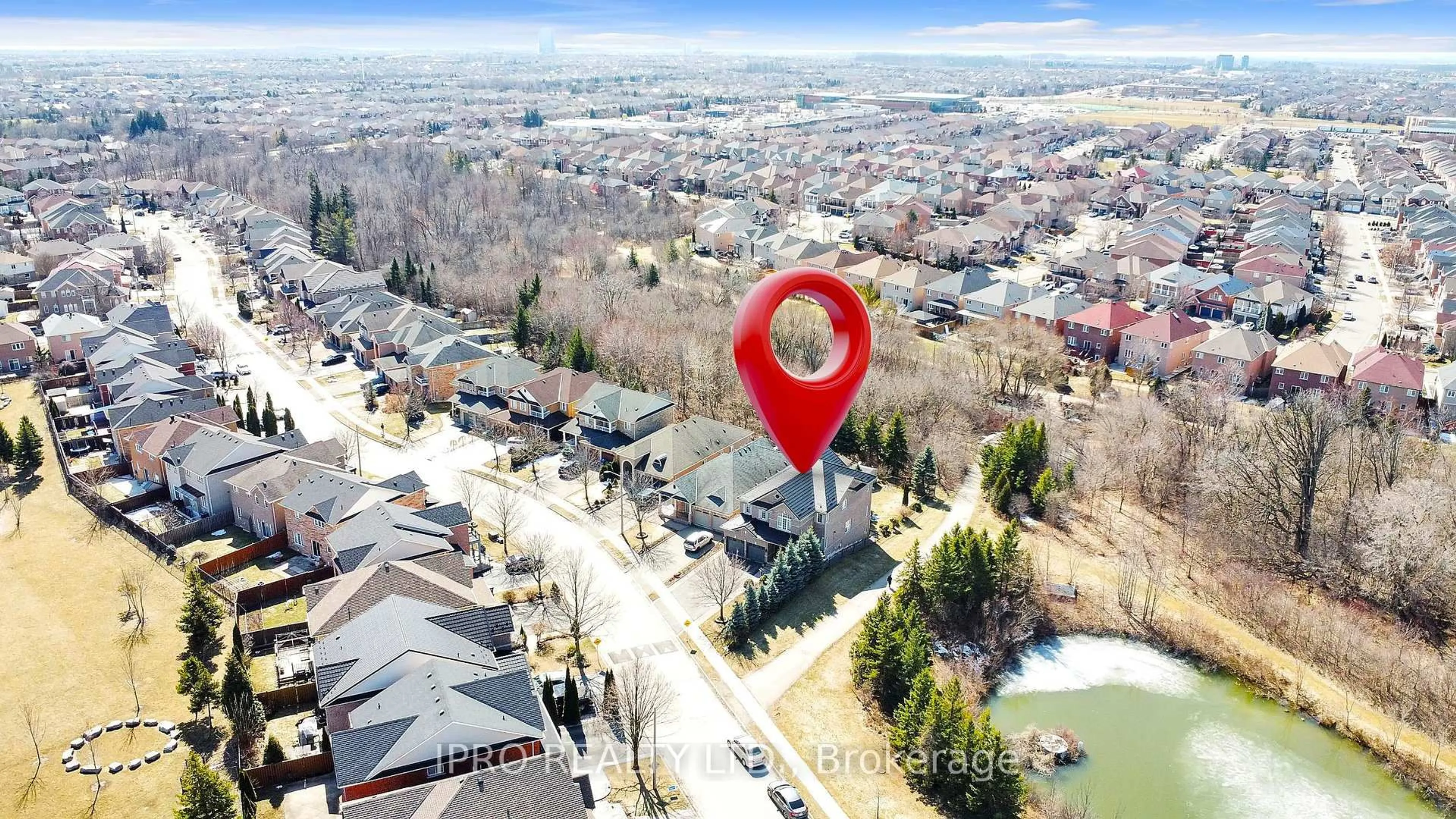 A pic from outside/outdoor area/front of a property/back of a property/a pic from drone, street for 26 Beavervalley Dr, Brampton Ontario L7A 3L5