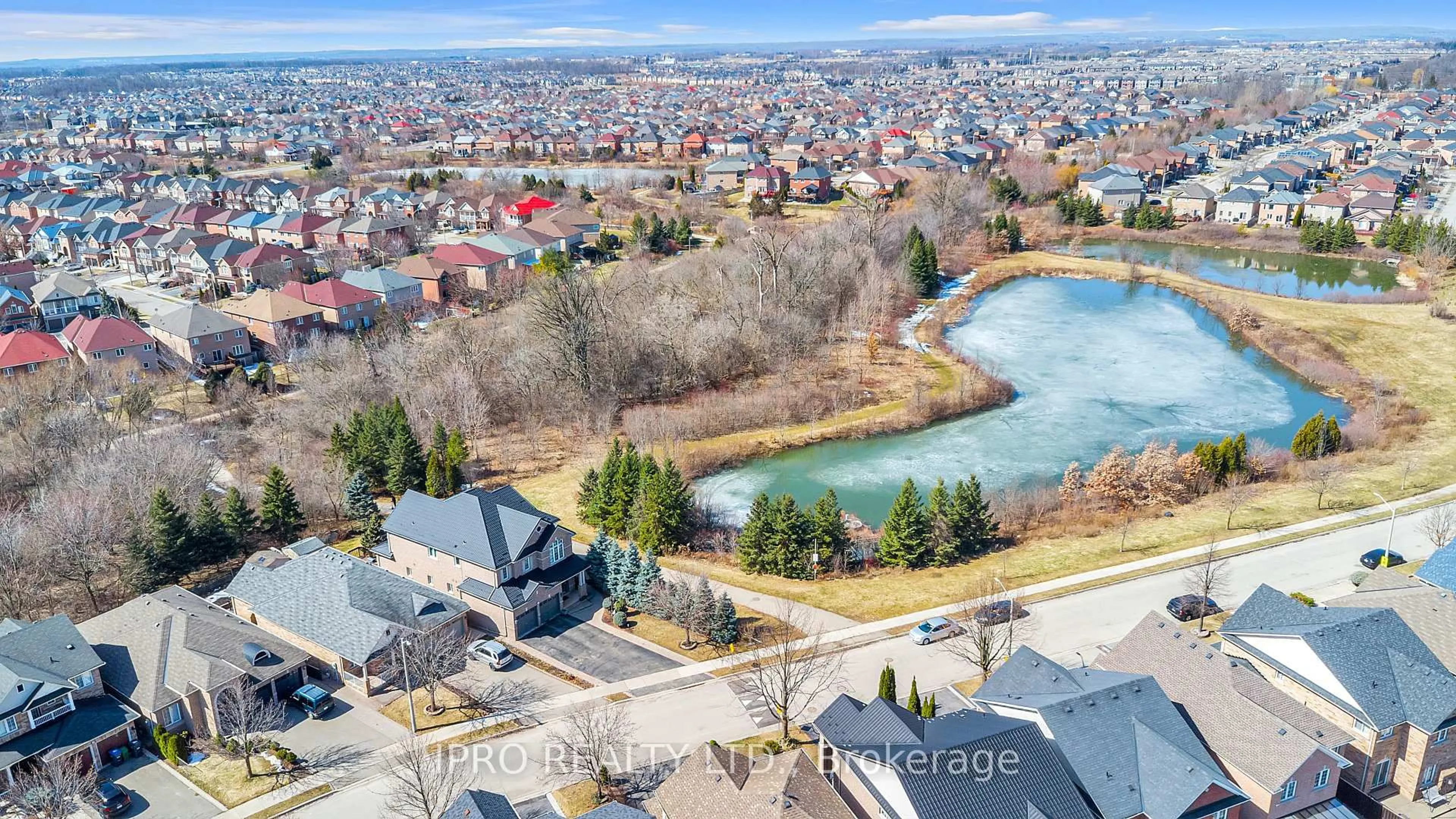 A pic from outside/outdoor area/front of a property/back of a property/a pic from drone, water/lake/river/ocean view for 26 Beavervalley Dr, Brampton Ontario L7A 3L5