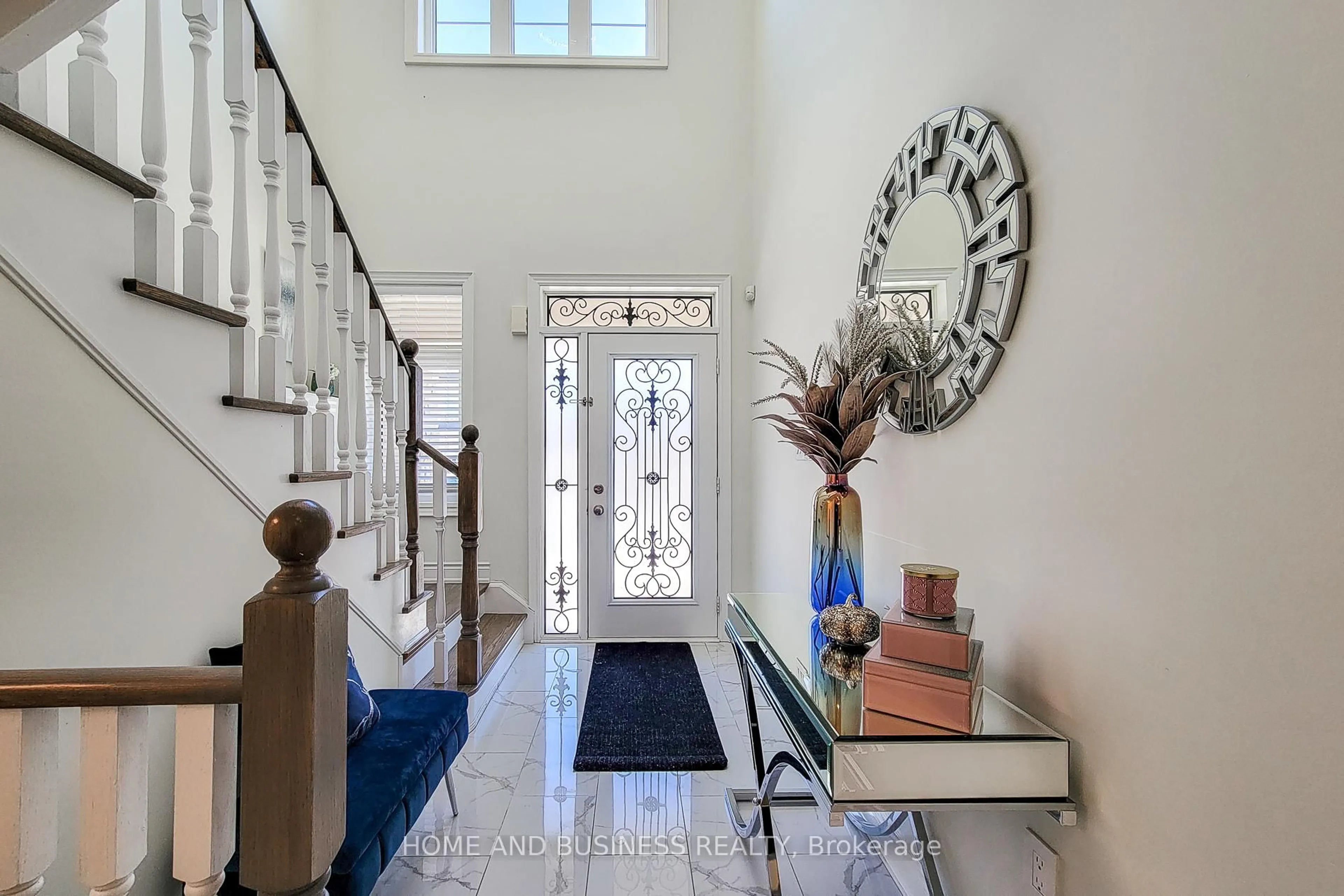 Indoor entryway for 463 Grindstone Tr, Oakville Ontario L6H 7H5