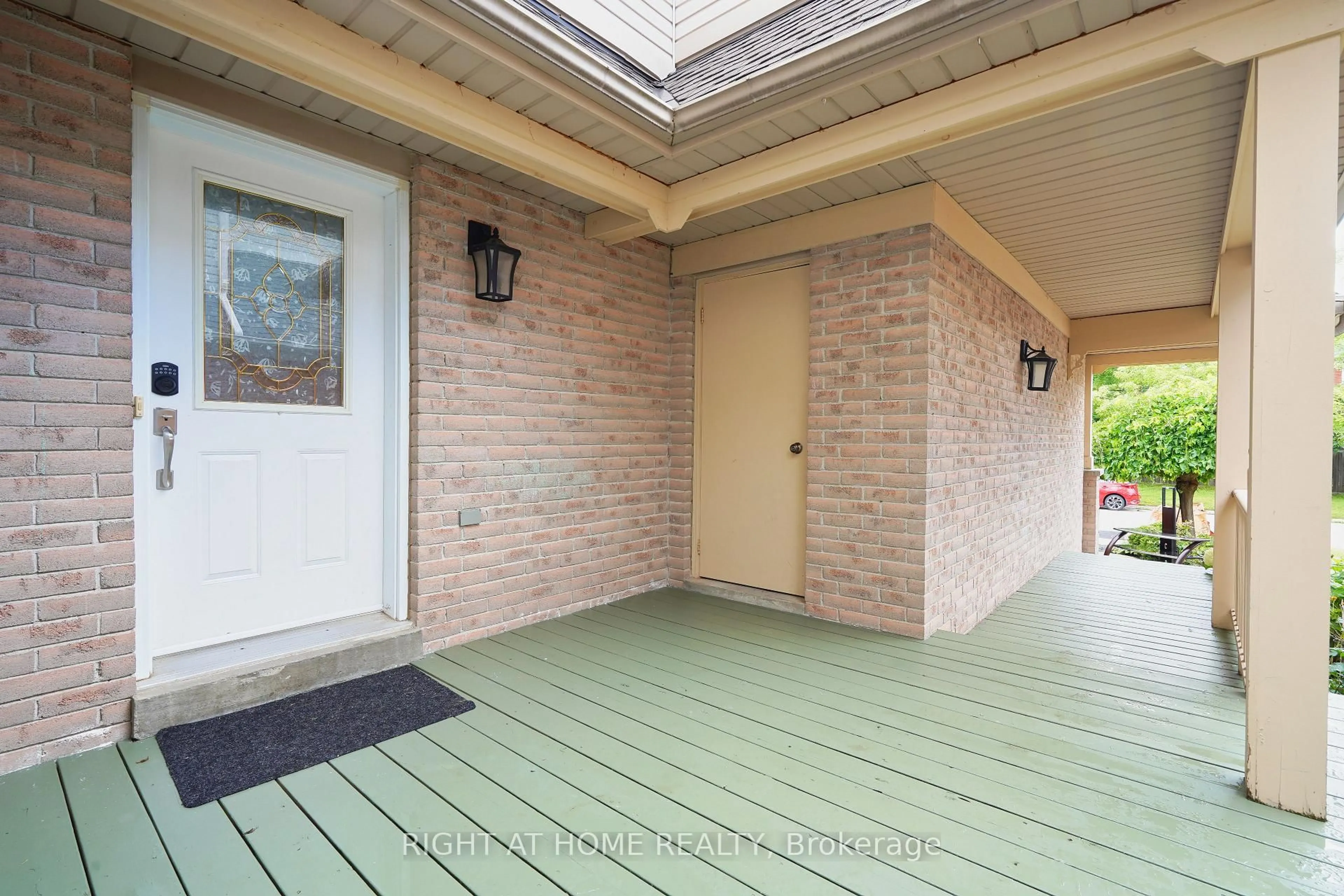 Unknown for 2914 Picton Pl, Mississauga Ontario L5M 5S9