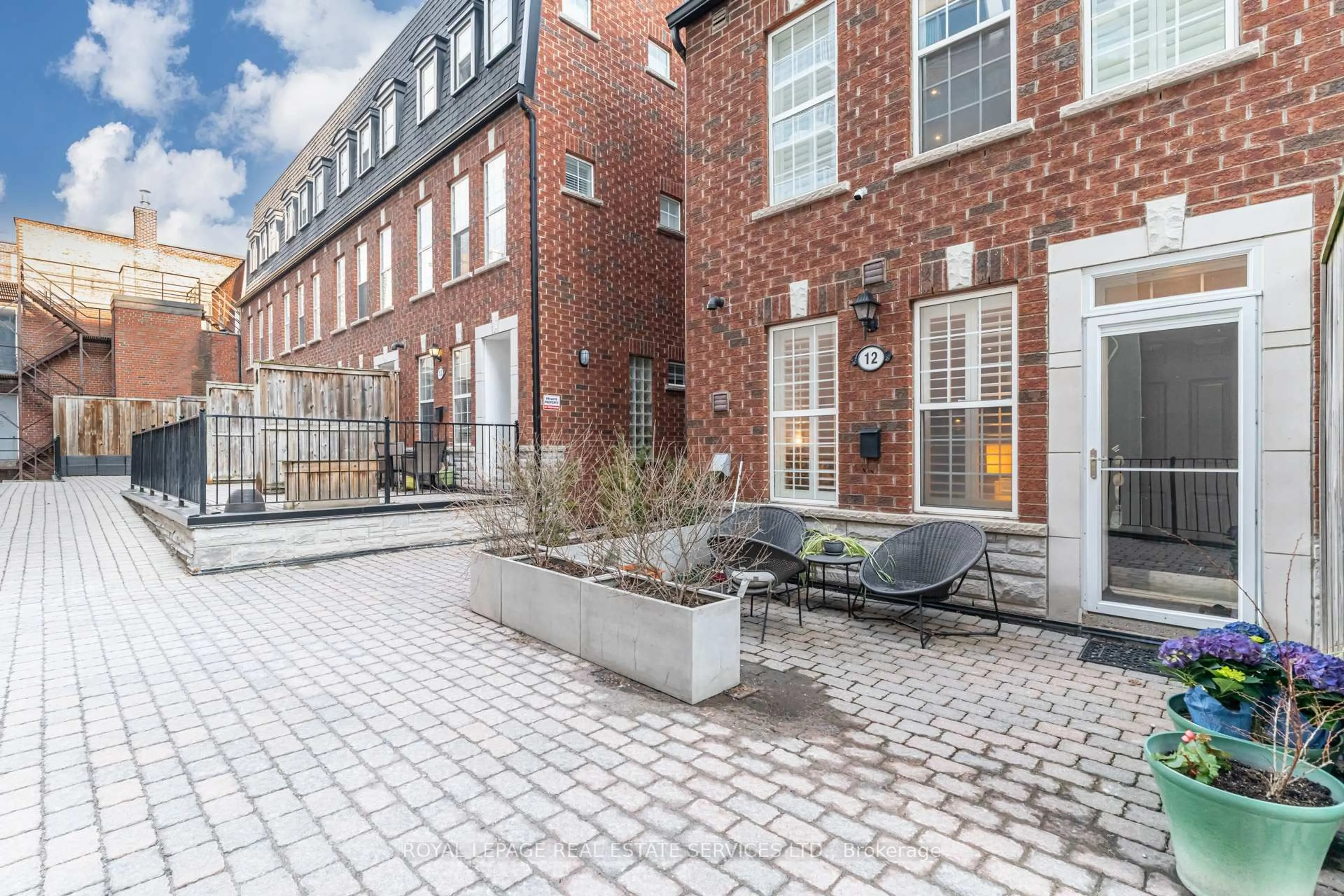 Patio, street for 1968 Bloor St #12, Toronto Ontario M6P 3K9