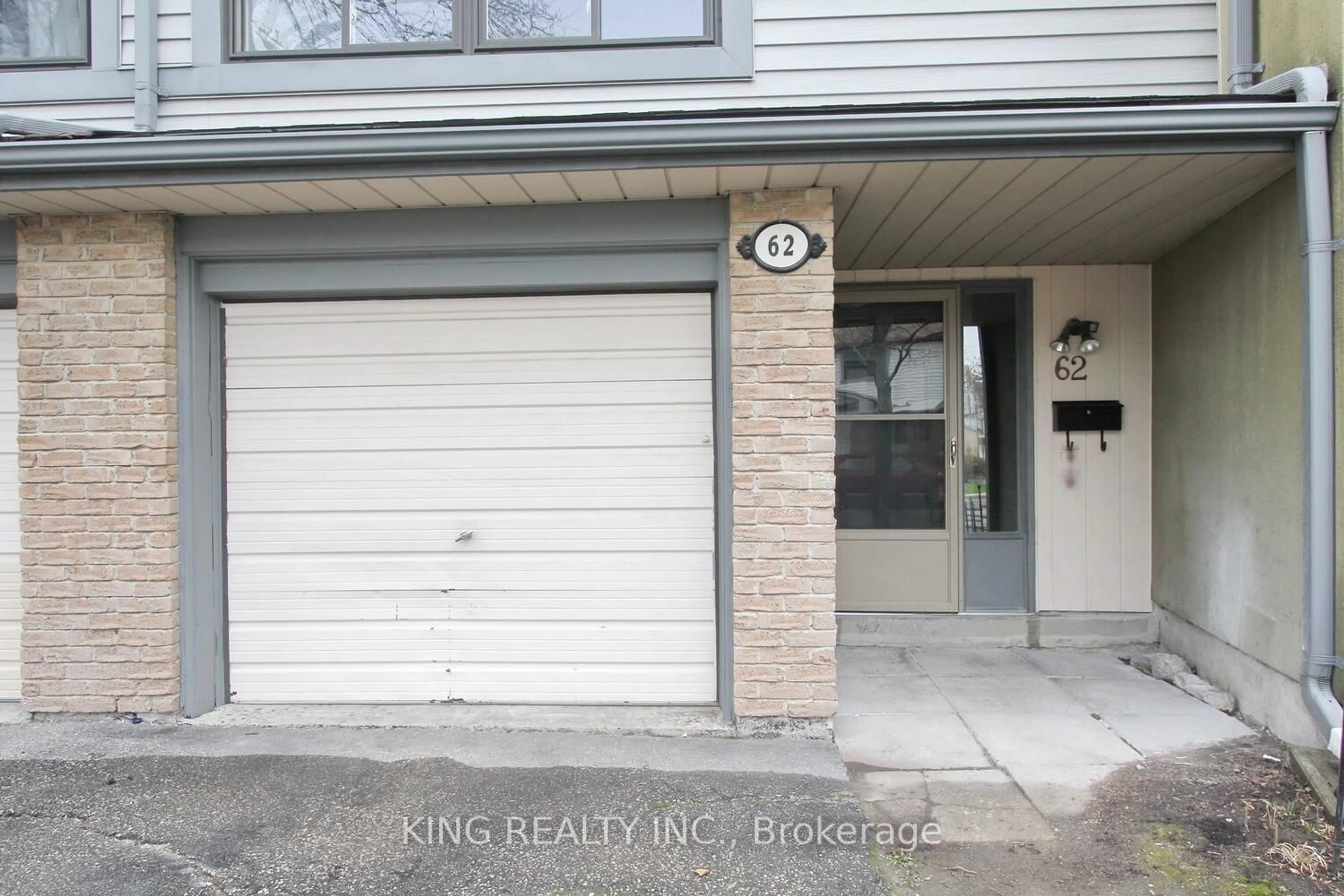 Indoor entryway for 62 Ashton Cres #62, Brampton Ontario L6S 3J9