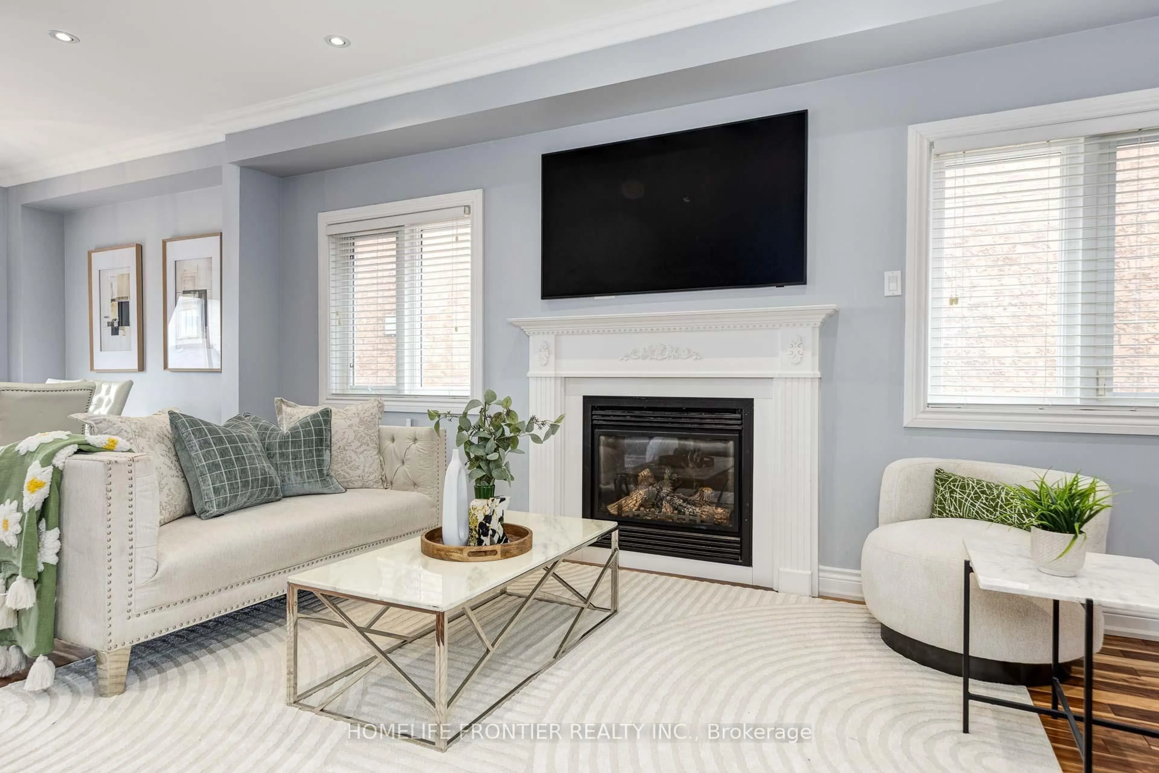 Living room with furniture, unknown for 51 Eagleview Way, Halton Hills Ontario L7G 6N7