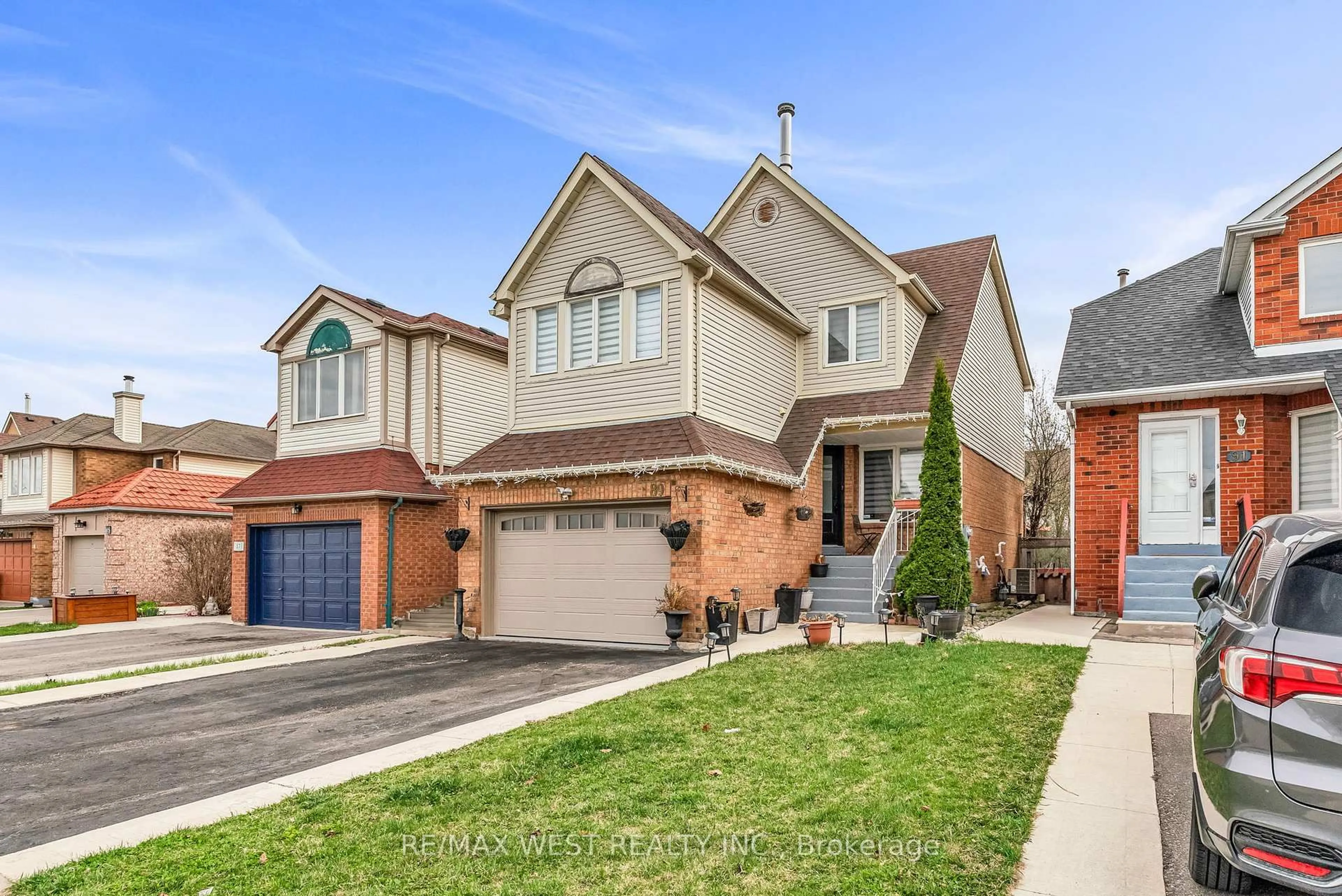 Home with brick exterior material, street for 89 Beaconsfield Ave, Brampton Ontario L6Y 4R6