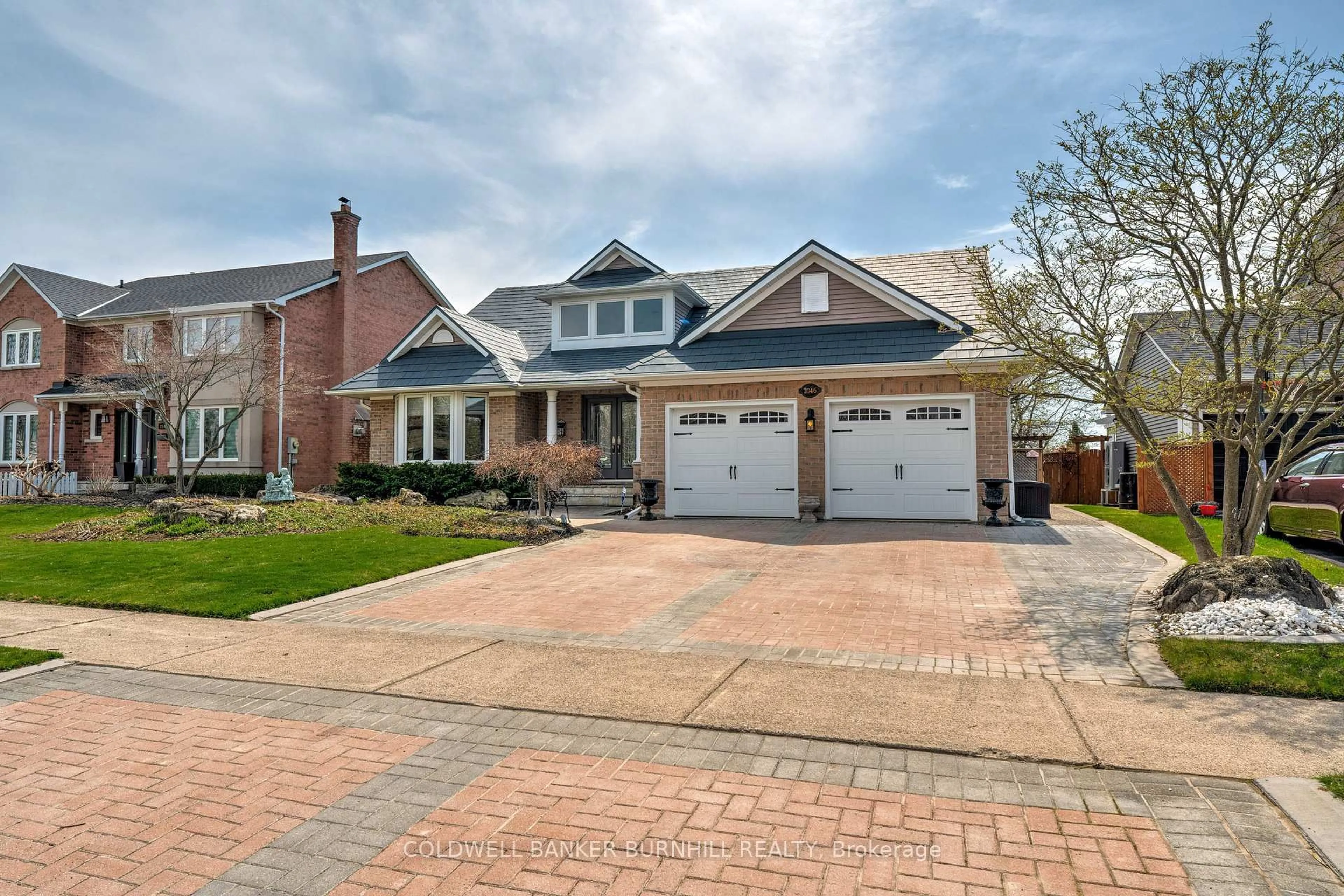 Home with brick exterior material, street for 2046 Hadfield Crt, Burlington Ontario L7M 3V4