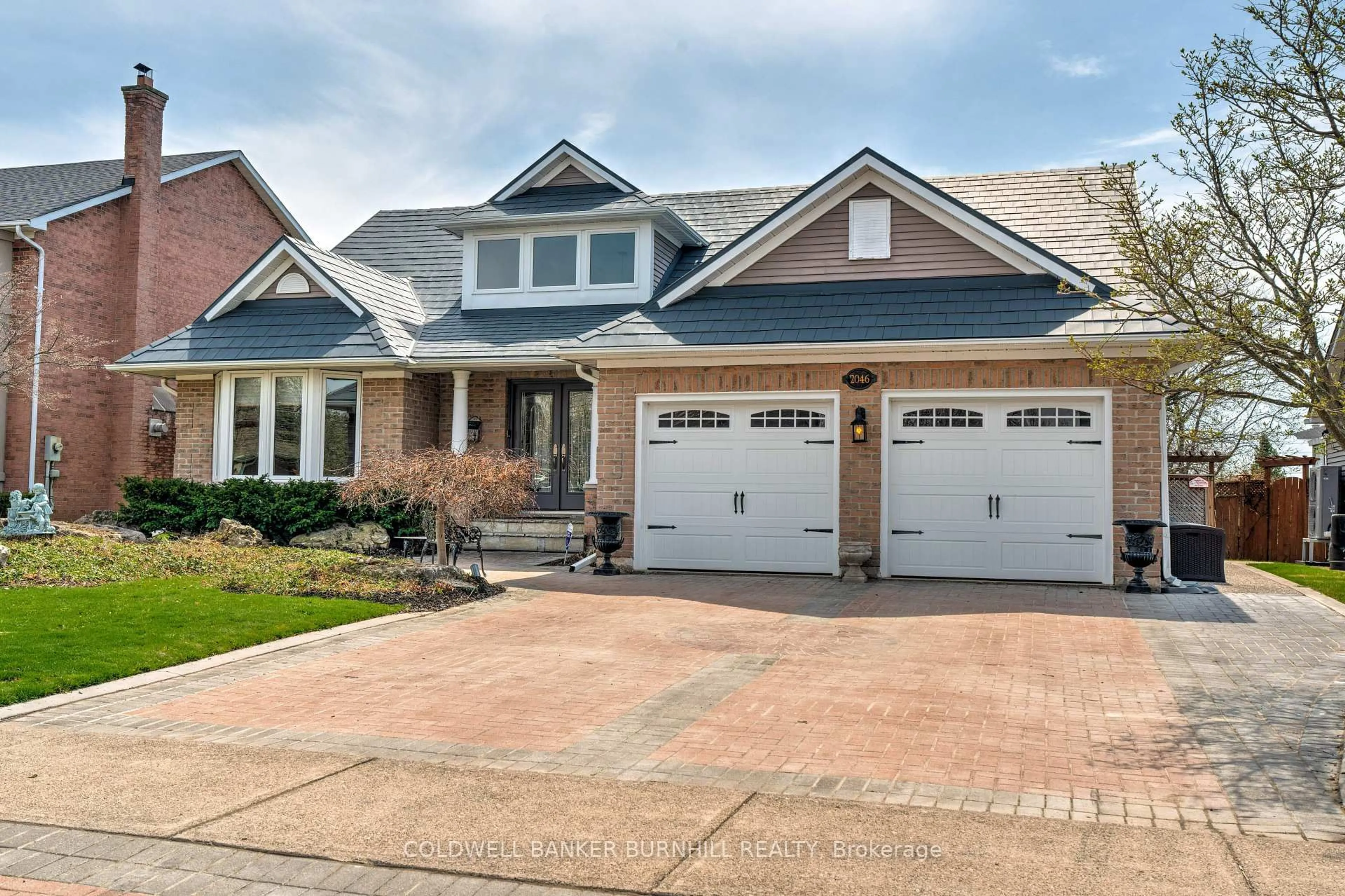 Home with brick exterior material, street for 2046 Hadfield Crt, Burlington Ontario L7M 3V4