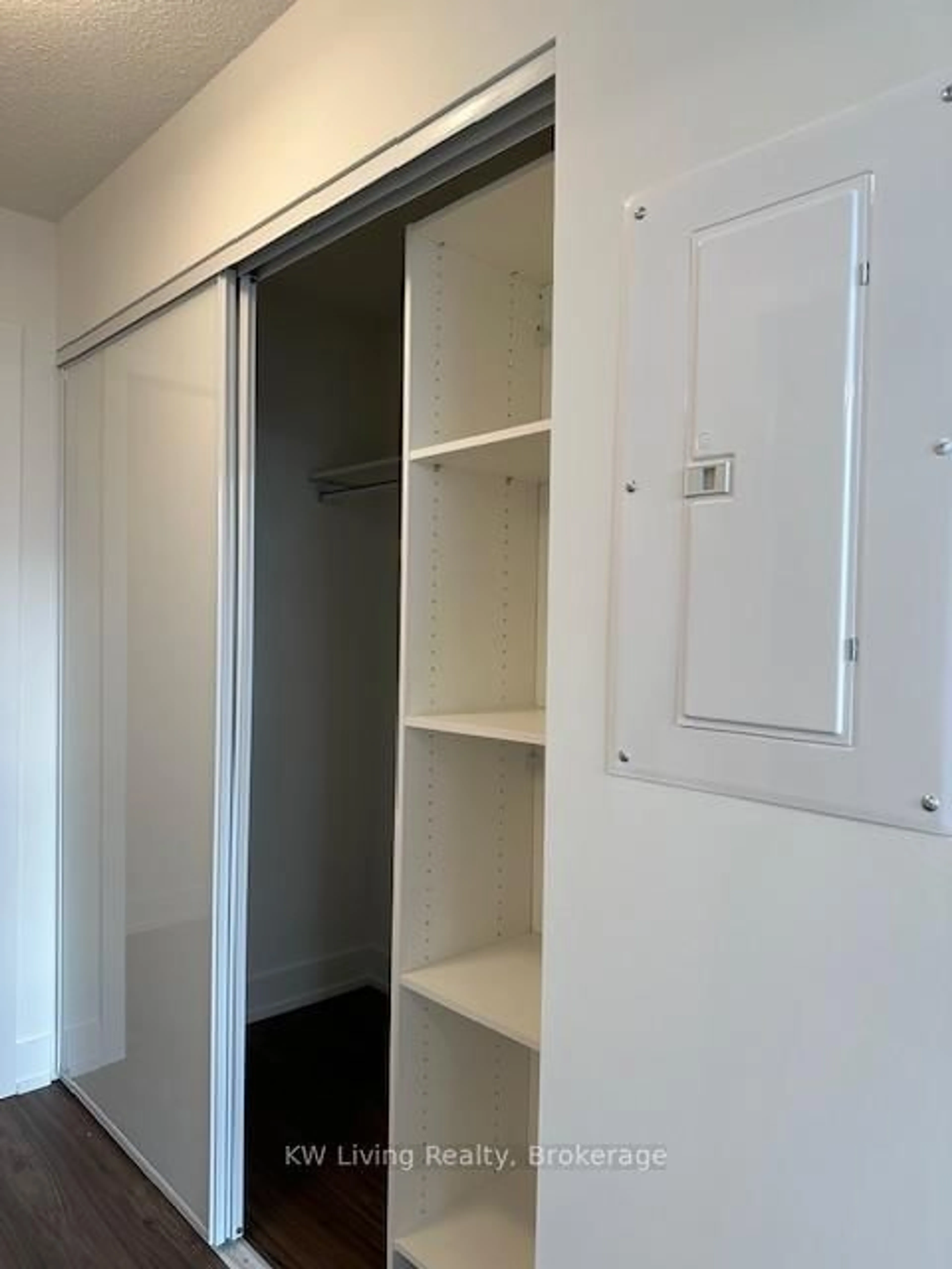 A pic of a room for 10 Eva Rd #1002, Toronto Ontario M9C 0B3