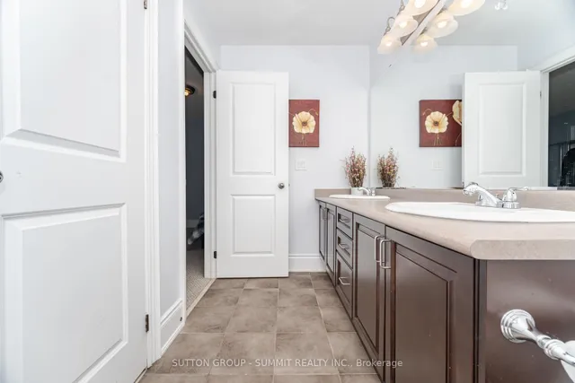 Additional property image - 16 Adastra Pl