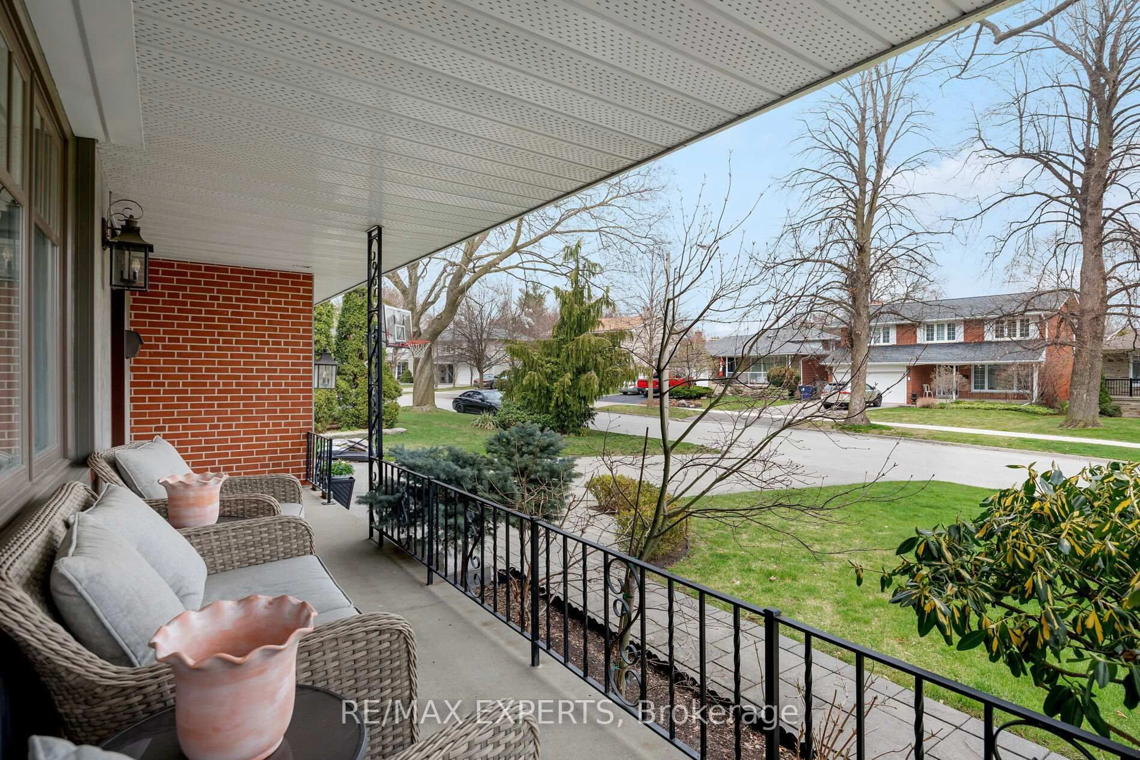 Patio, street for 6 Muirdale Ave, Toronto Ontario M9R 2V4