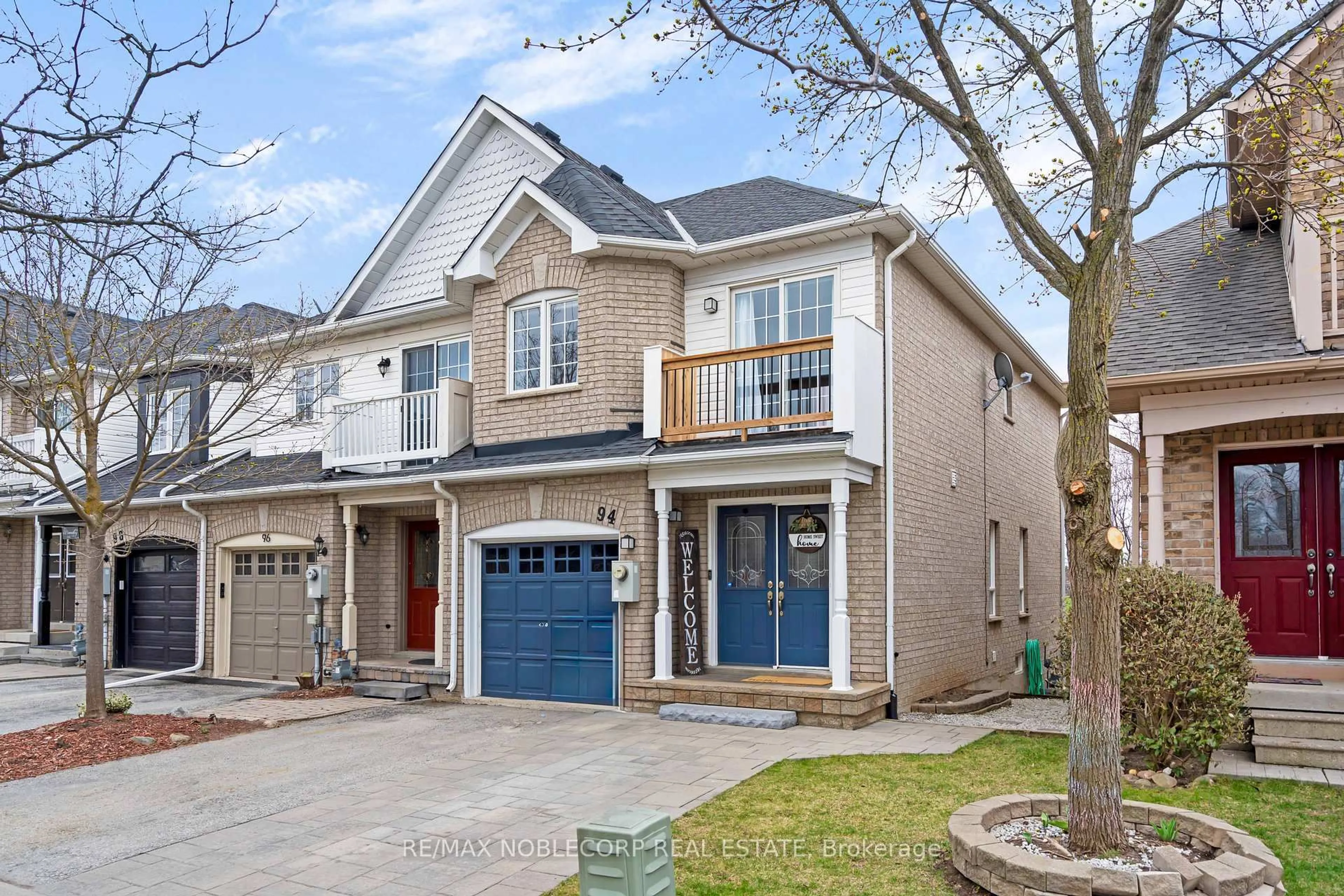 Home with brick exterior material, street for 94 Dominion Gardens Dr, Halton Hills Ontario L7G 6B4