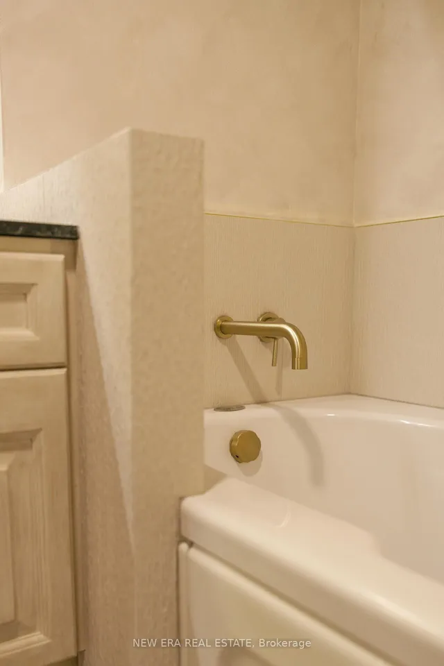 Additional property image - 1 Ripley Ave Unit 302