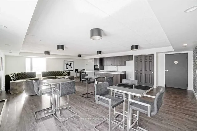 Additional property image - 716 Main St Unit 1006