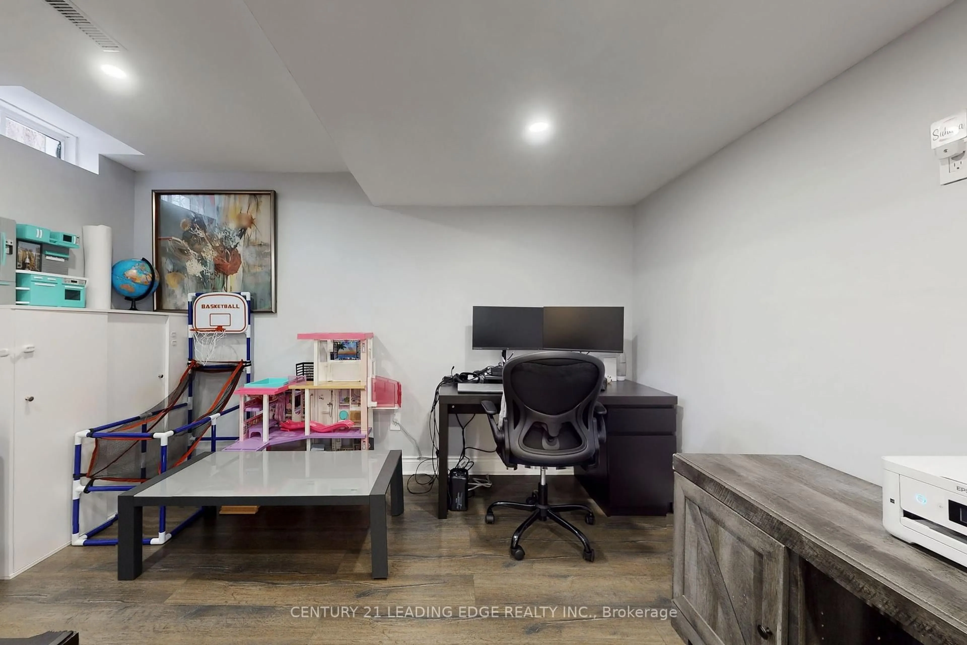 A pic of a room for 1673 Clark Blvd, Milton Ontario L9T 5Z6