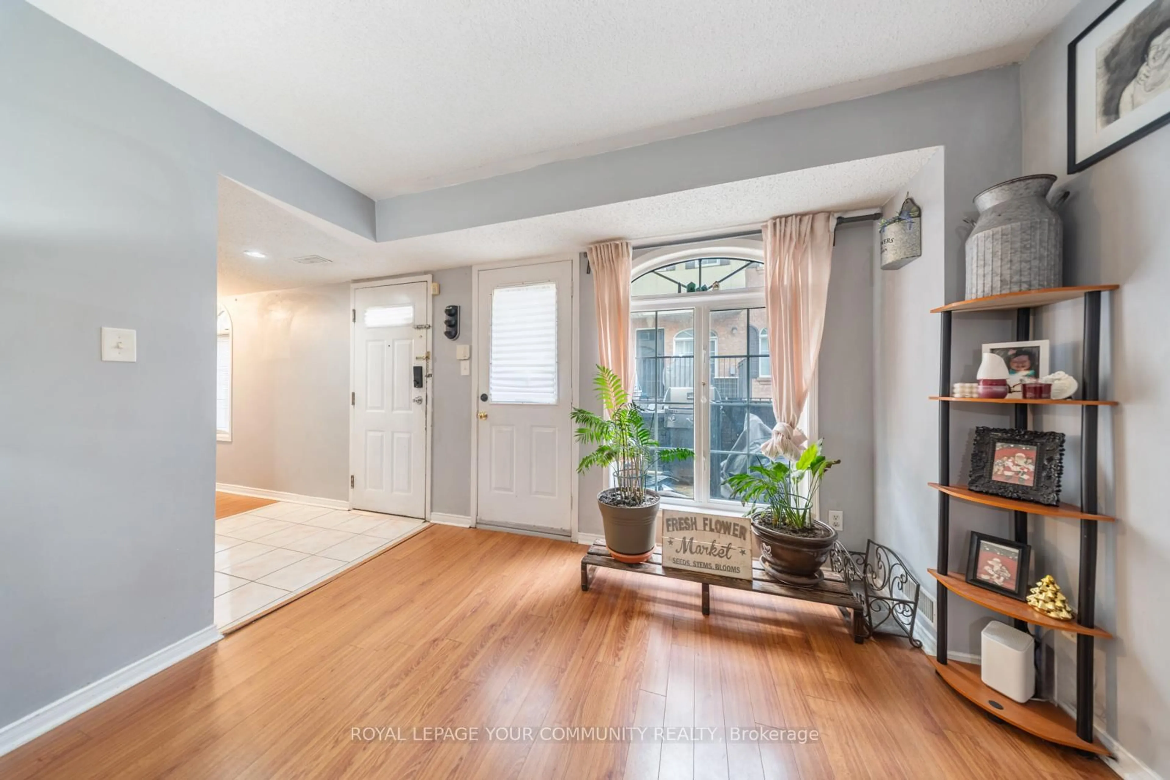 Indoor entryway for 58 Sidney Belsey Cres #202, Toronto Ontario M6M 5J3