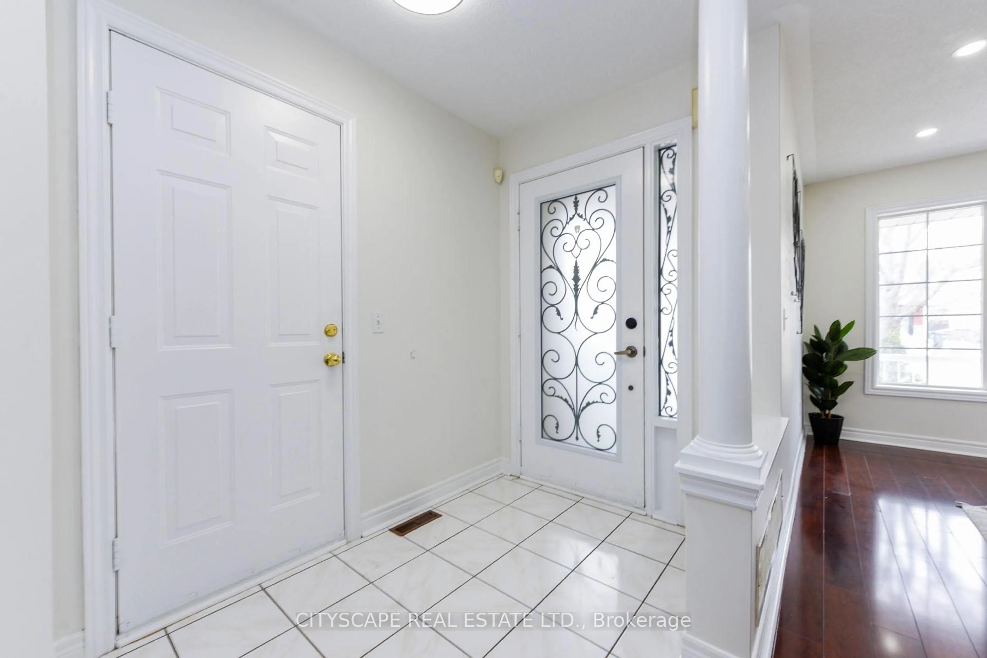 Indoor entryway for 56 Checkerberry Cres, Brampton Ontario L6R 2S6