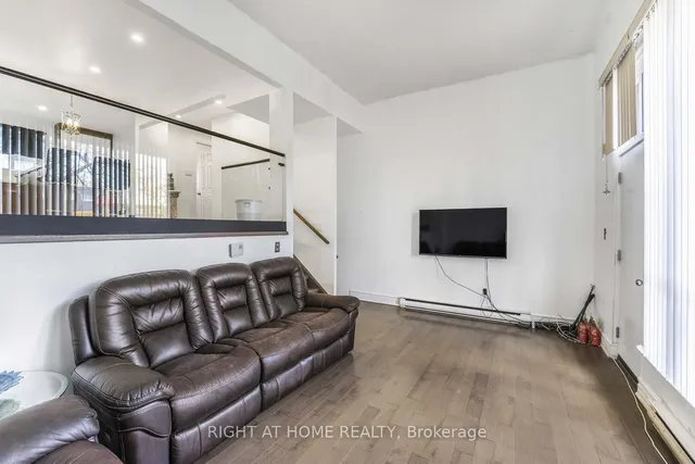 Additional image 23 of 35 Darras Crt