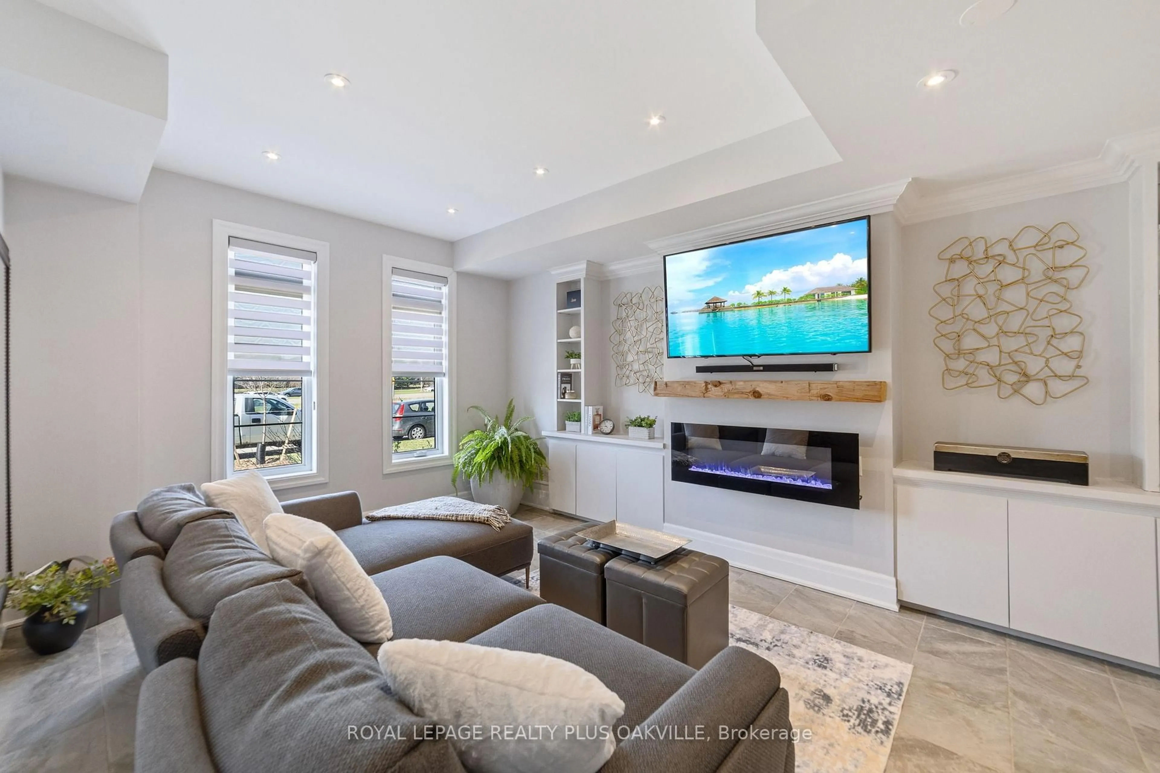 Home theater for 2275 Khalsa Gate, Oakville Ontario L6M 1P4