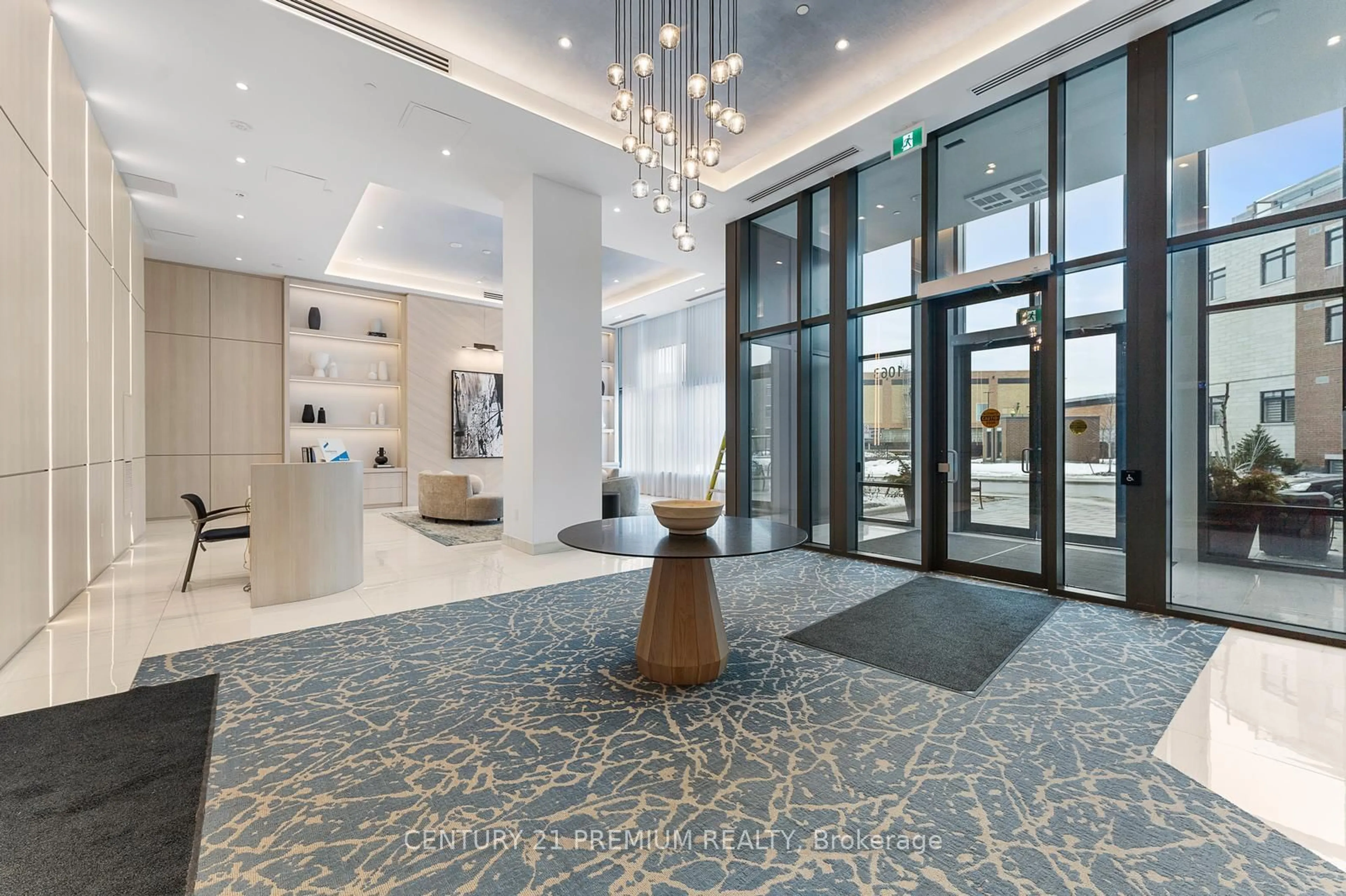 Indoor foyer for 1063 Douglas Mccurdy Comm Circ #1204, Mississauga Ontario L5G 0C5