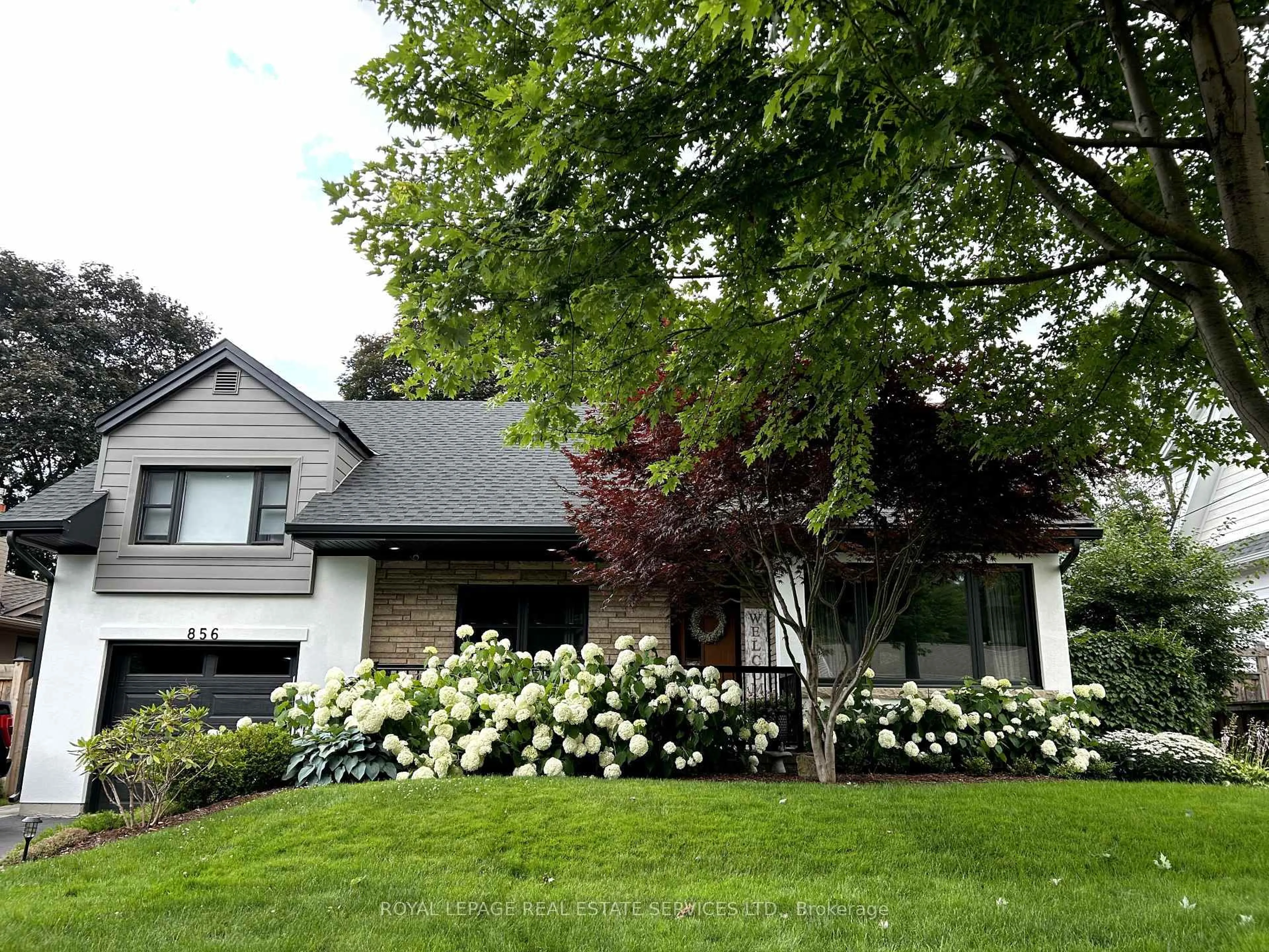 Home with vinyl exterior material, street for 856 Teal Dr, Burlington Ontario L7T 2Y7