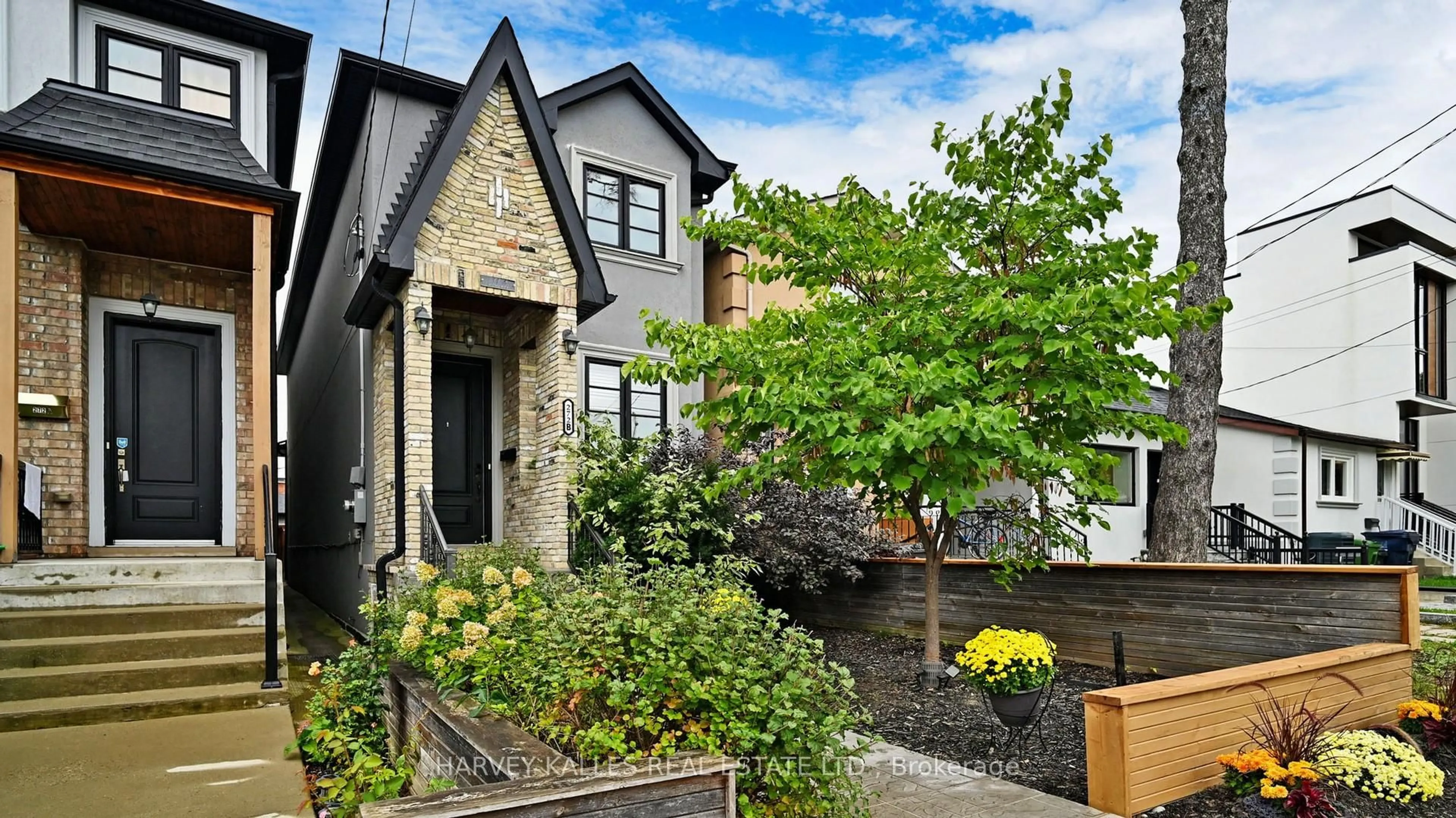 Home with brick exterior material, street for 272B Boon Ave, Toronto Ontario M6E 3Z9