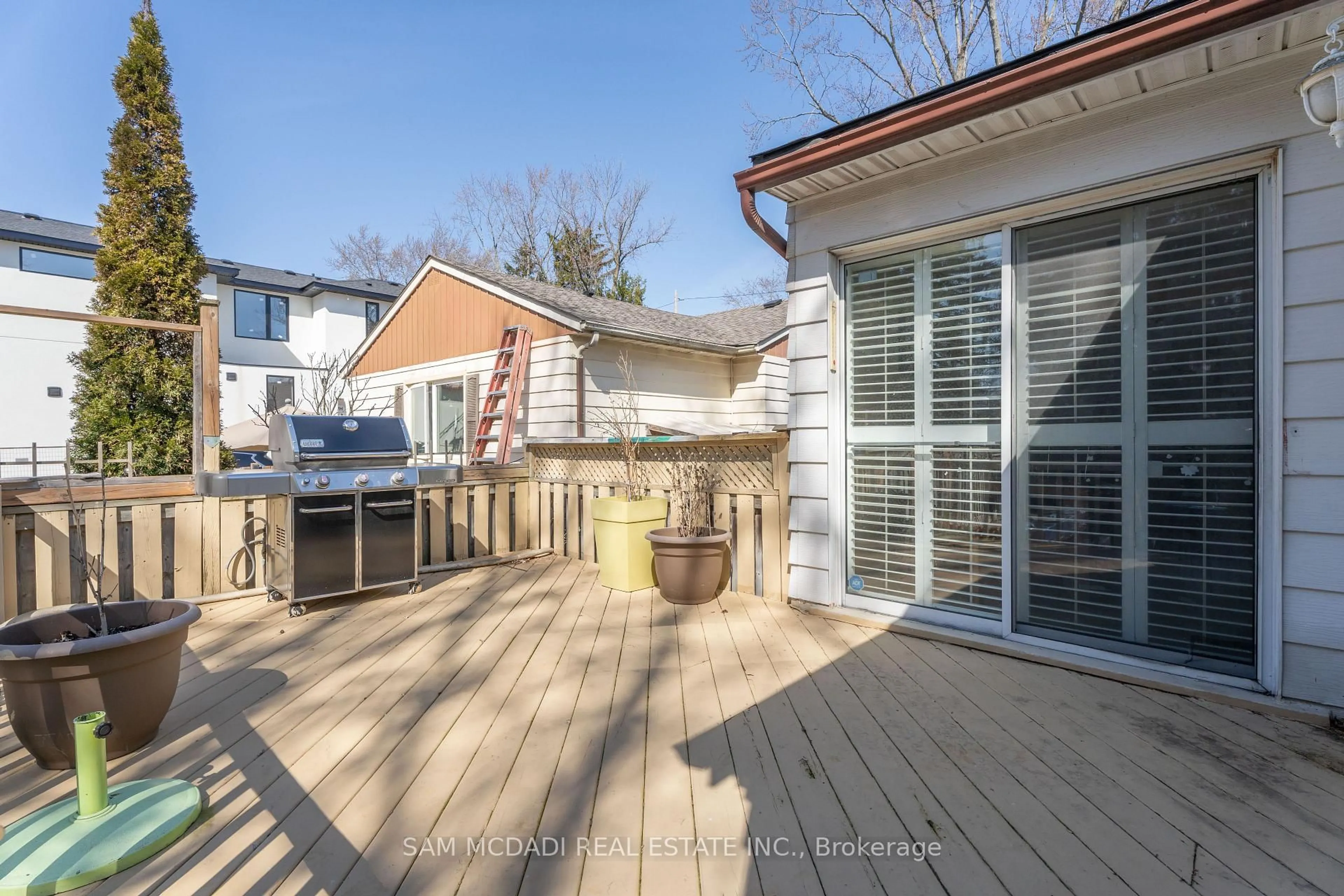 Patio, water/lake/river/ocean view for 1218 Lakebreeze Dr, Mississauga Ontario L5G 3W6