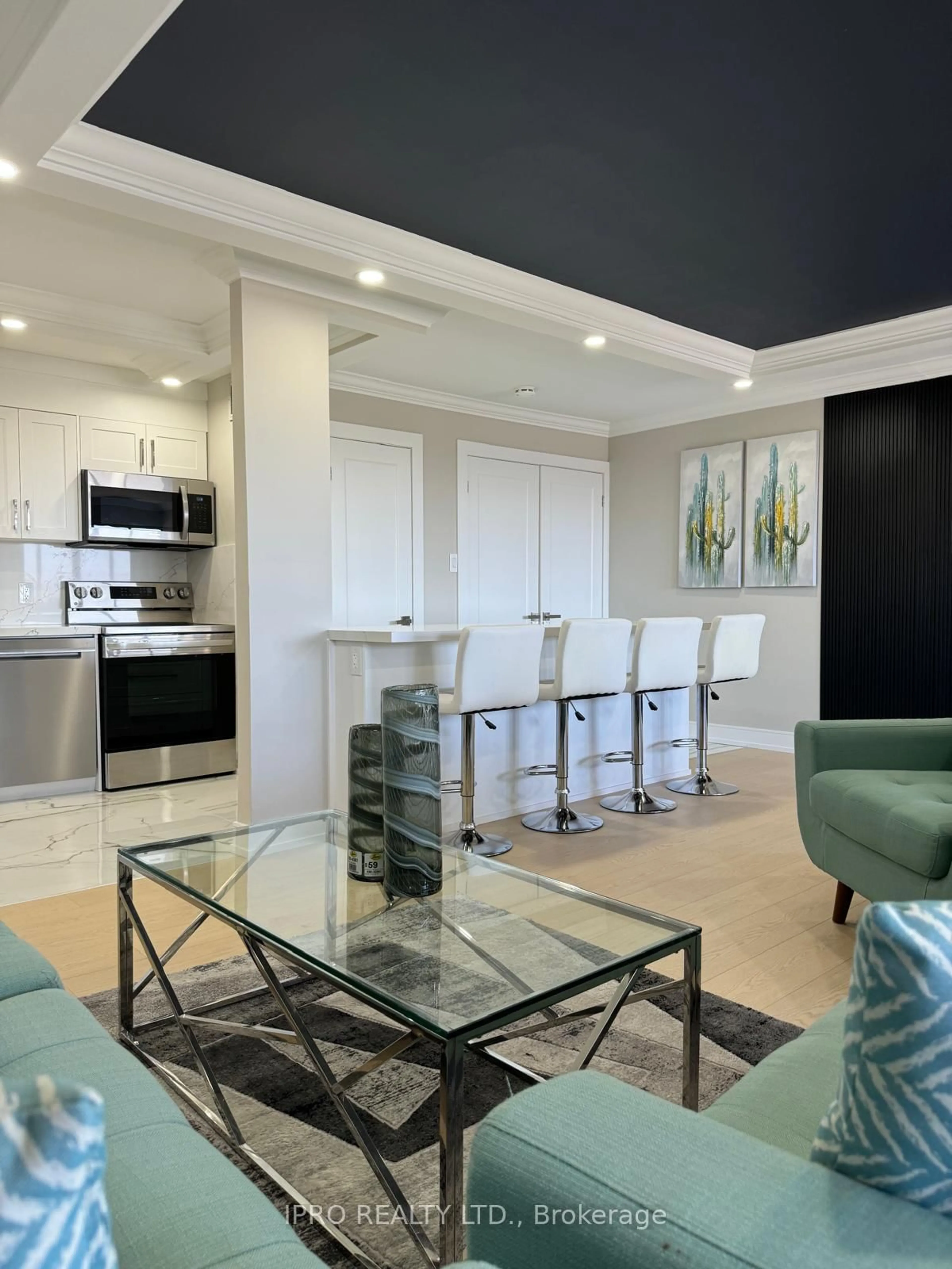 Open concept kitchen, ceramic/tile floor for 1580 Mississauga Valley Blvd #1110, Mississauga Ontario L5A 3T8