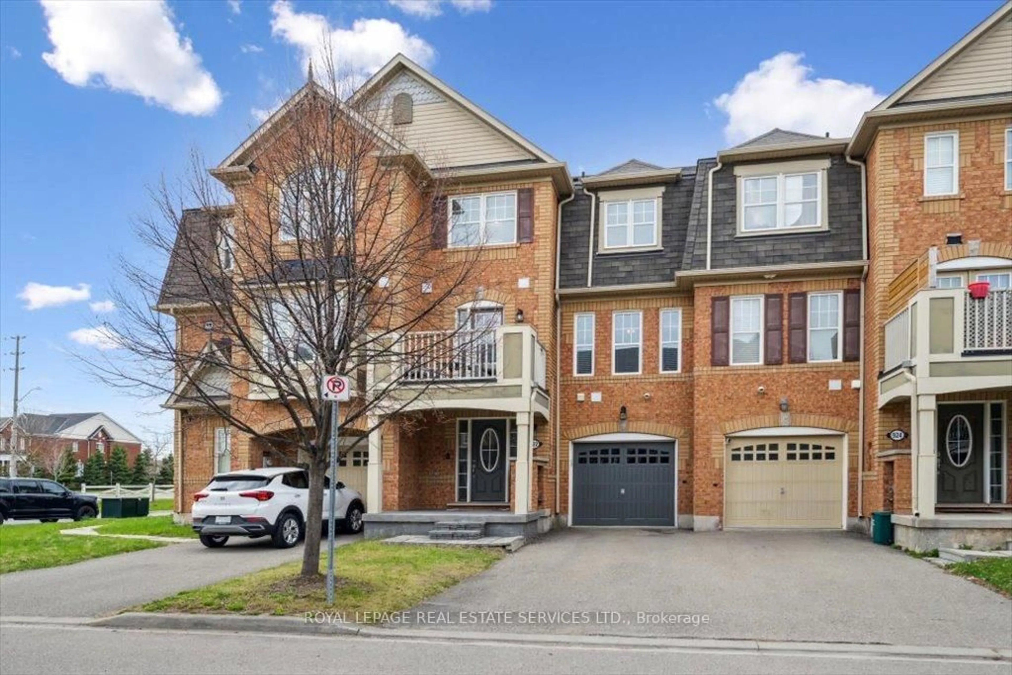 Home with brick exterior material, street for 922 Brassard Circ, Milton Ontario L9T 8E3