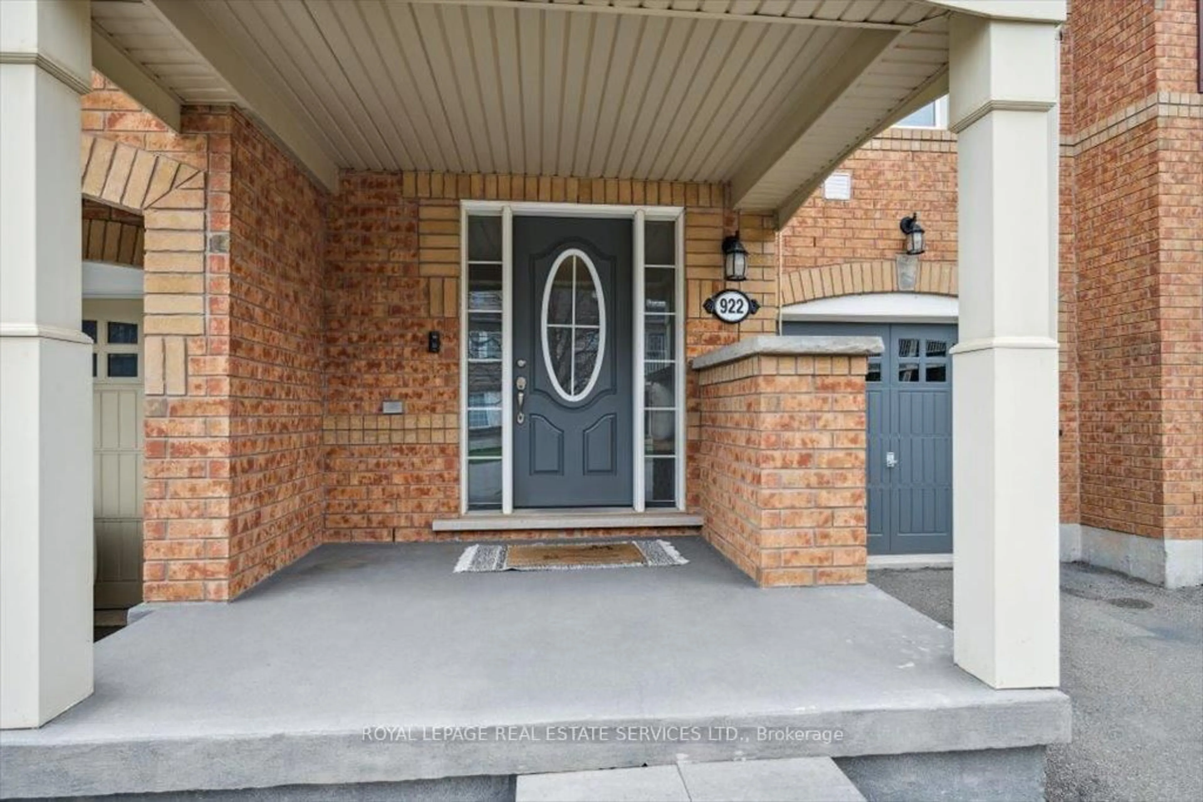 Unknown for 922 Brassard Circ, Milton Ontario L9T 8E3