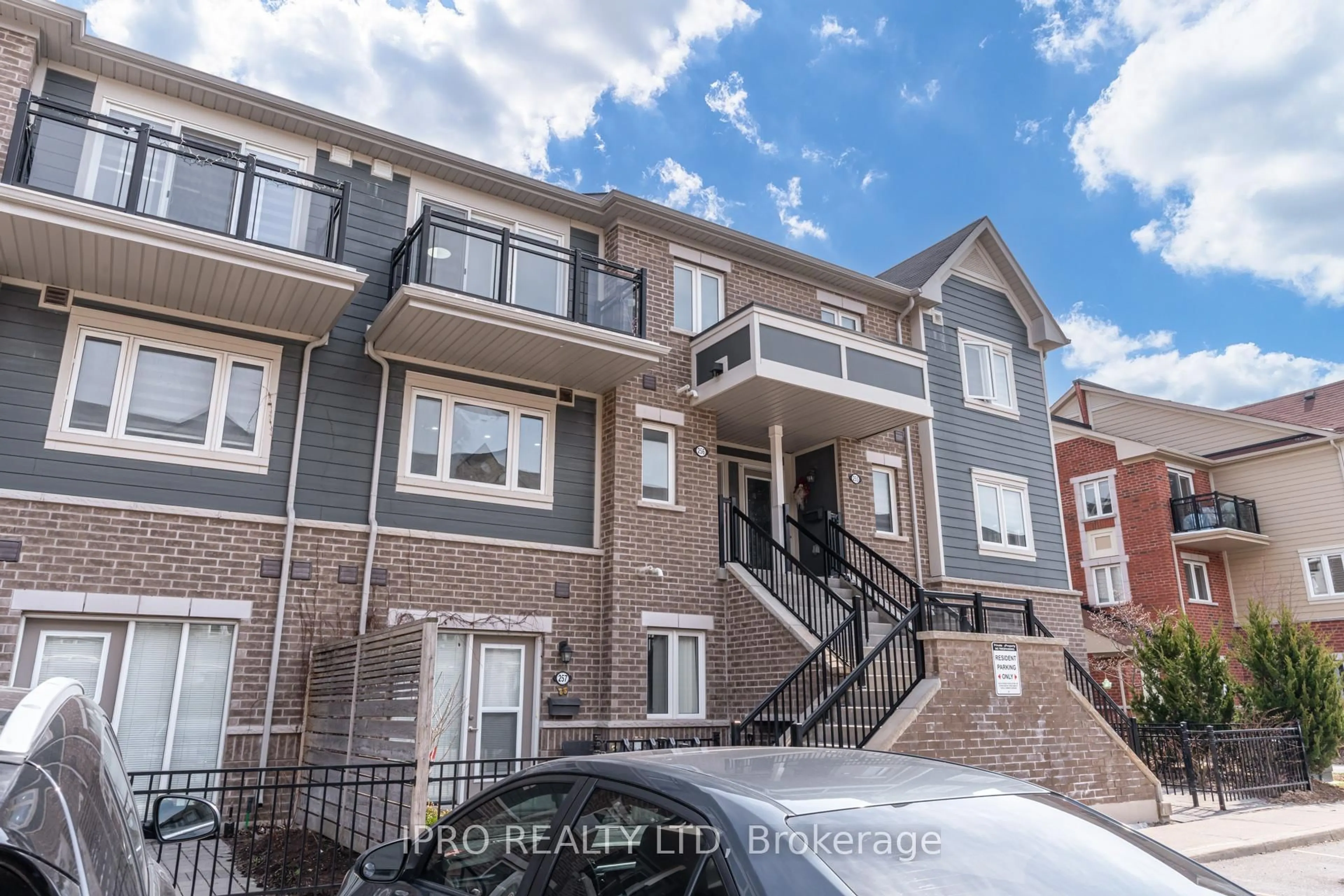 A pic from outside/outdoor area/front of a property/back of a property/a pic from drone, unknown for 250 Sunny Meadows Blvd #256, Brampton Ontario L6R 3Y6