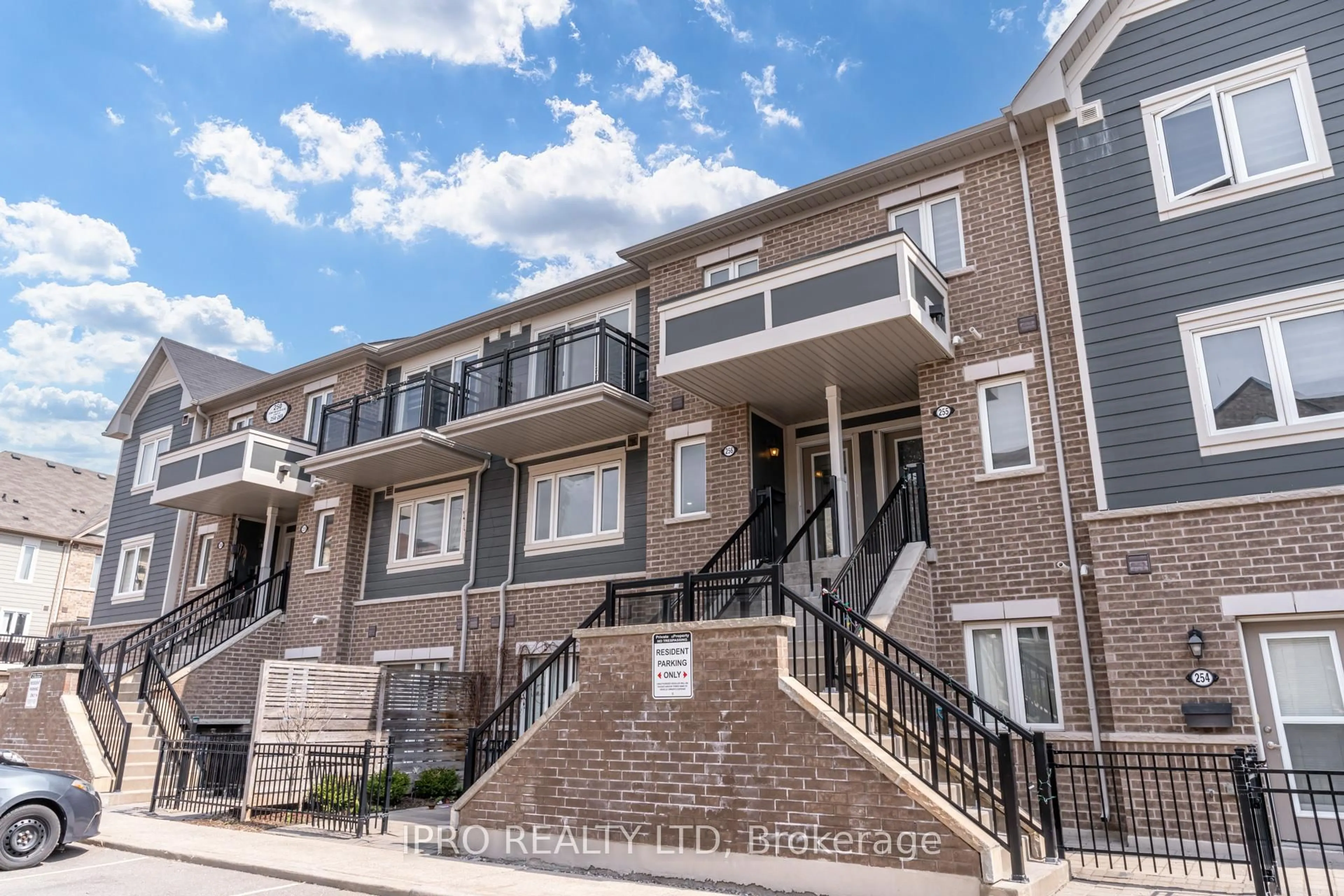 Unknown for 250 Sunny Meadows Blvd #256, Brampton Ontario L6R 3Y6