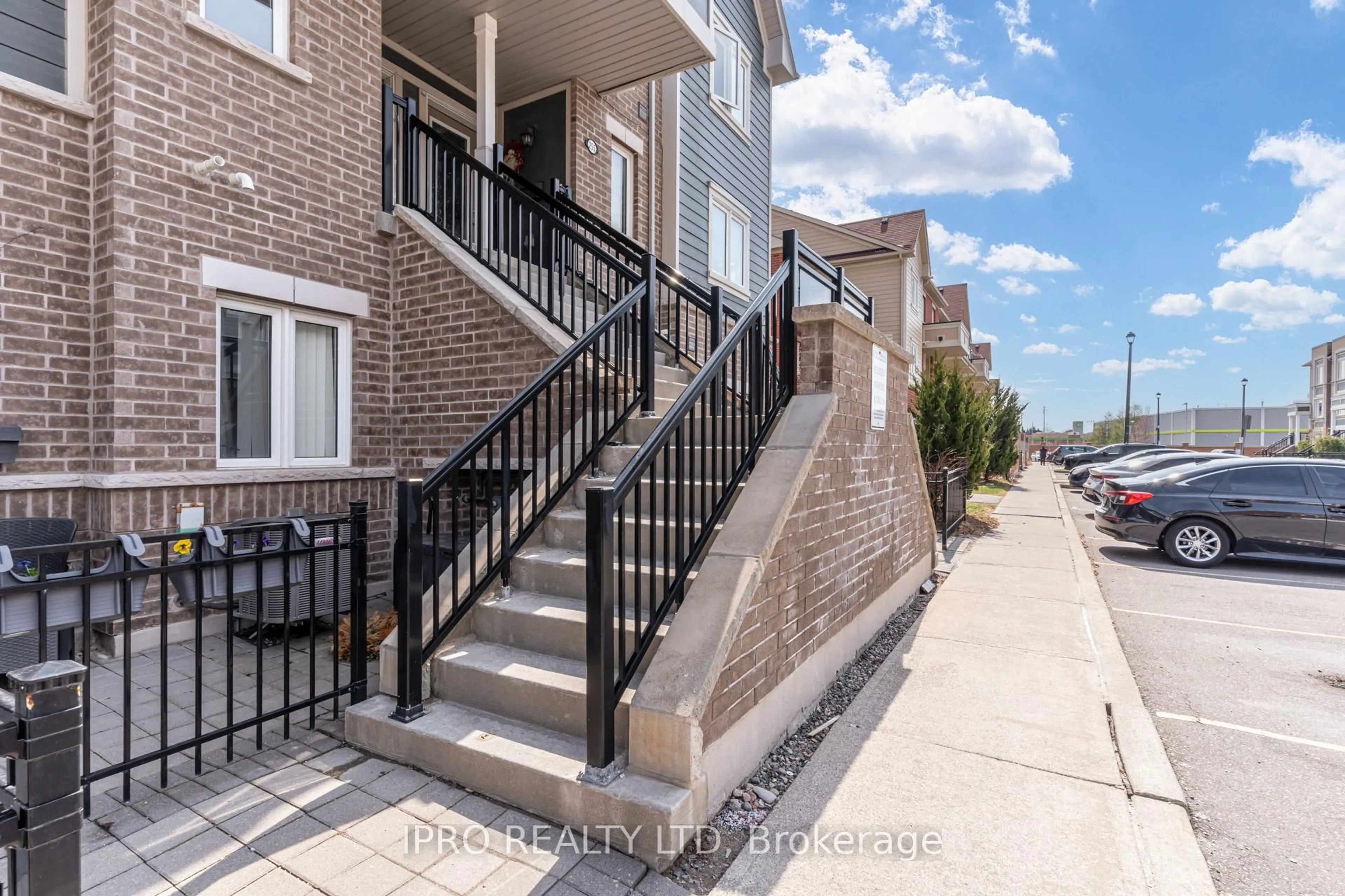 Stairs for 250 Sunny Meadows Blvd #256, Brampton Ontario L6R 3Y6