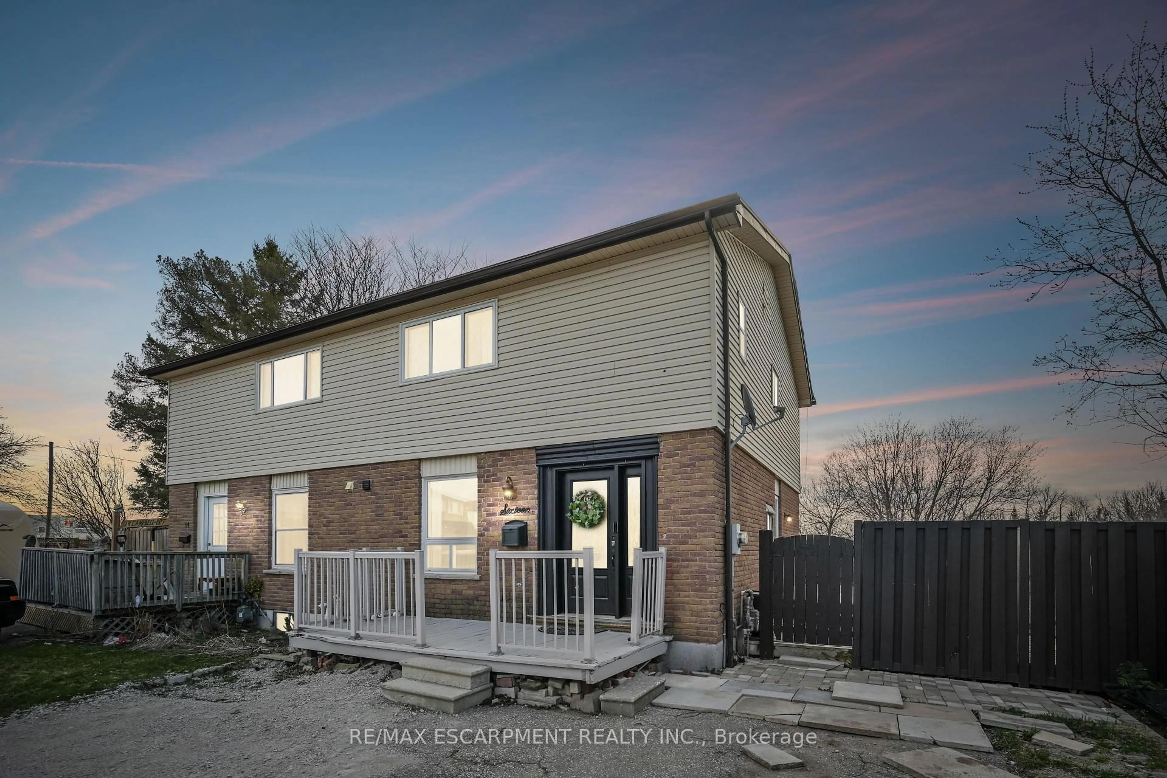 Home with brick exterior material, street for 16 Campbell Crt, Halton Hills Ontario L7J 2V1