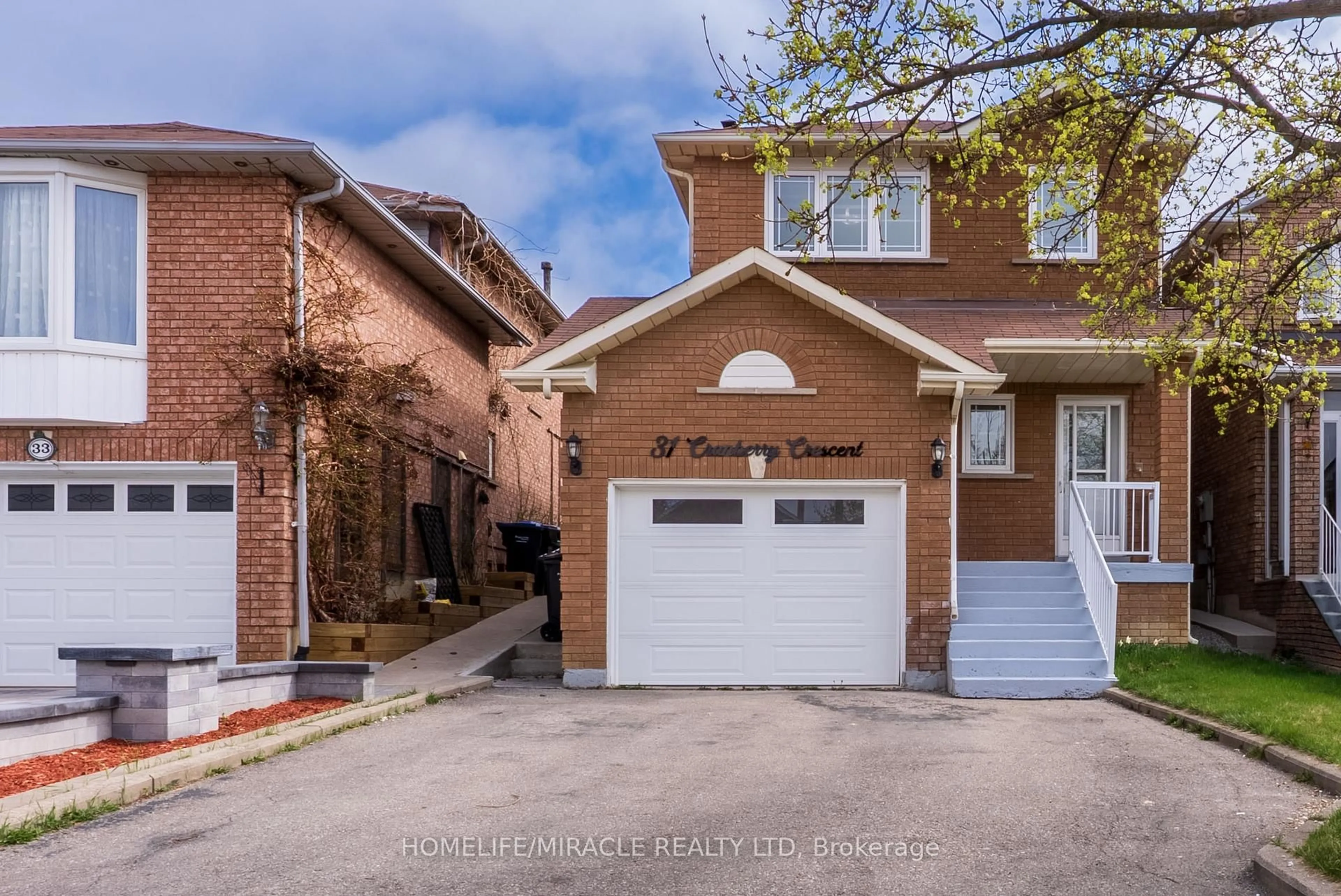 Home with brick exterior material, street for 31 Cranberry Cres, Brampton Ontario L6Y 4P7