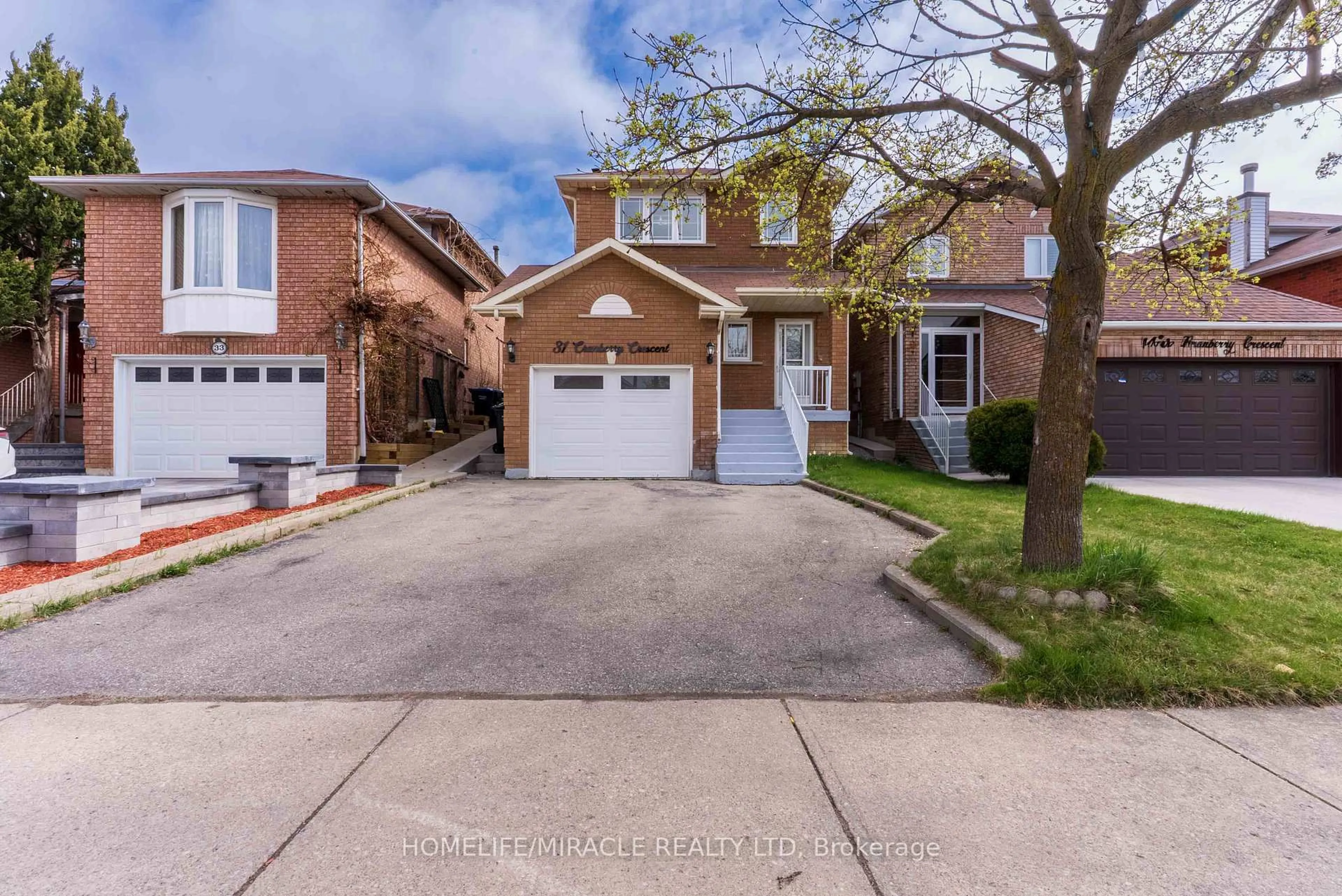 Home with brick exterior material, street for 31 Cranberry Cres, Brampton Ontario L6Y 4P7