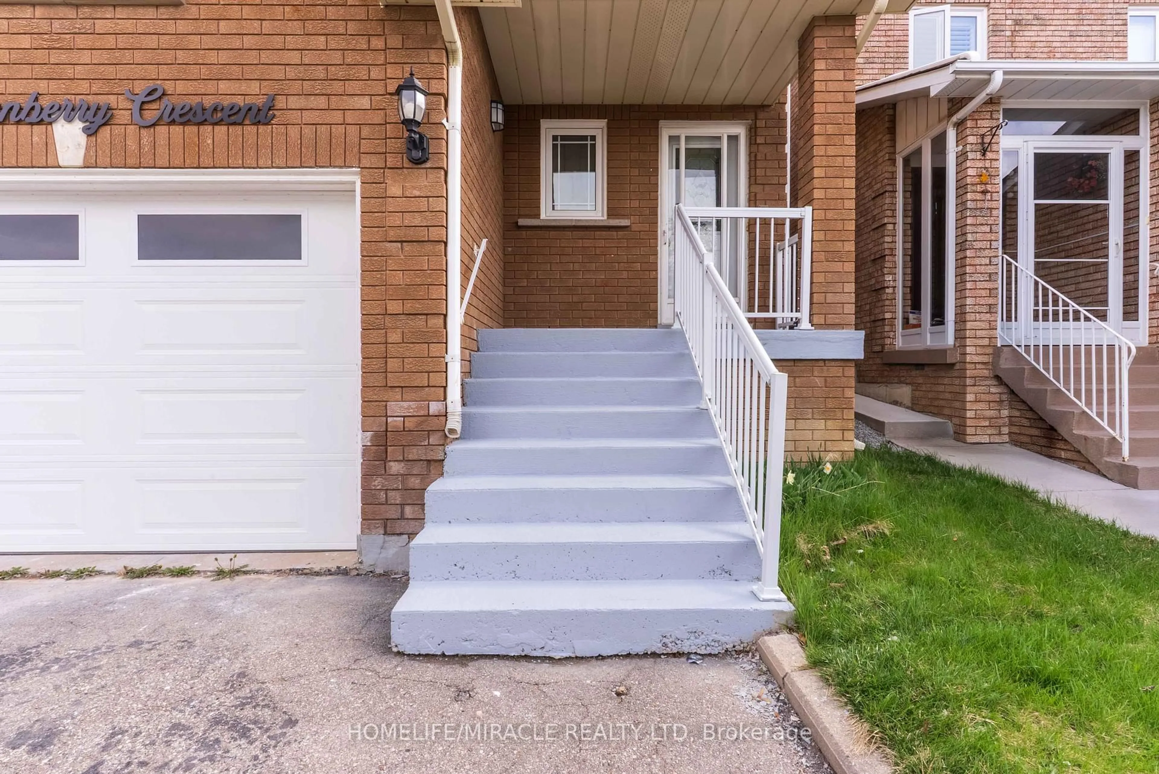 Unknown for 31 Cranberry Cres, Brampton Ontario L6Y 4P7