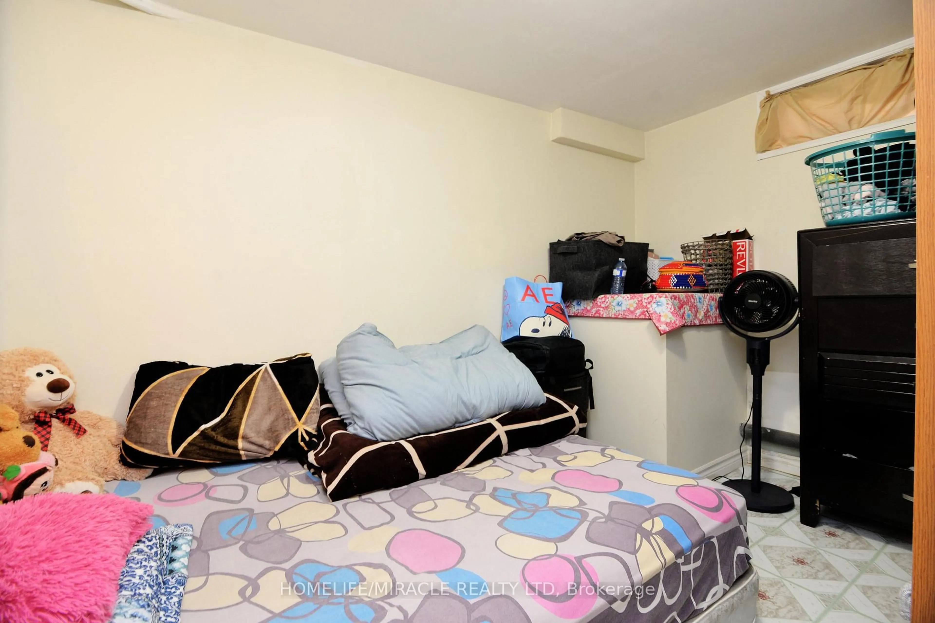 A pic of a room for 7 Sophia St, Brampton Ontario L6V 1T8