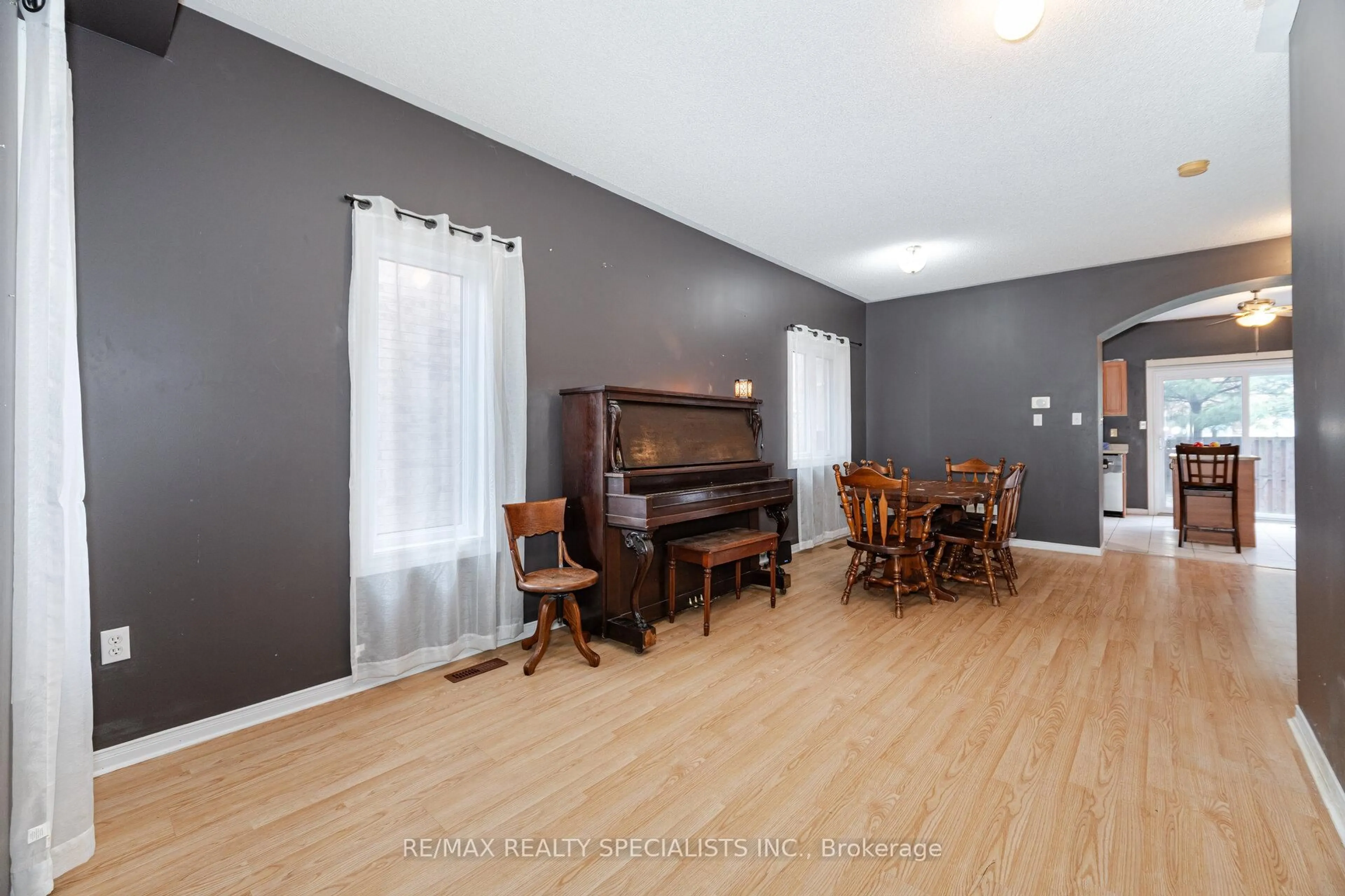 Unknown for 5672 Fantasia Manr, Mississauga Ontario L5M 7B1