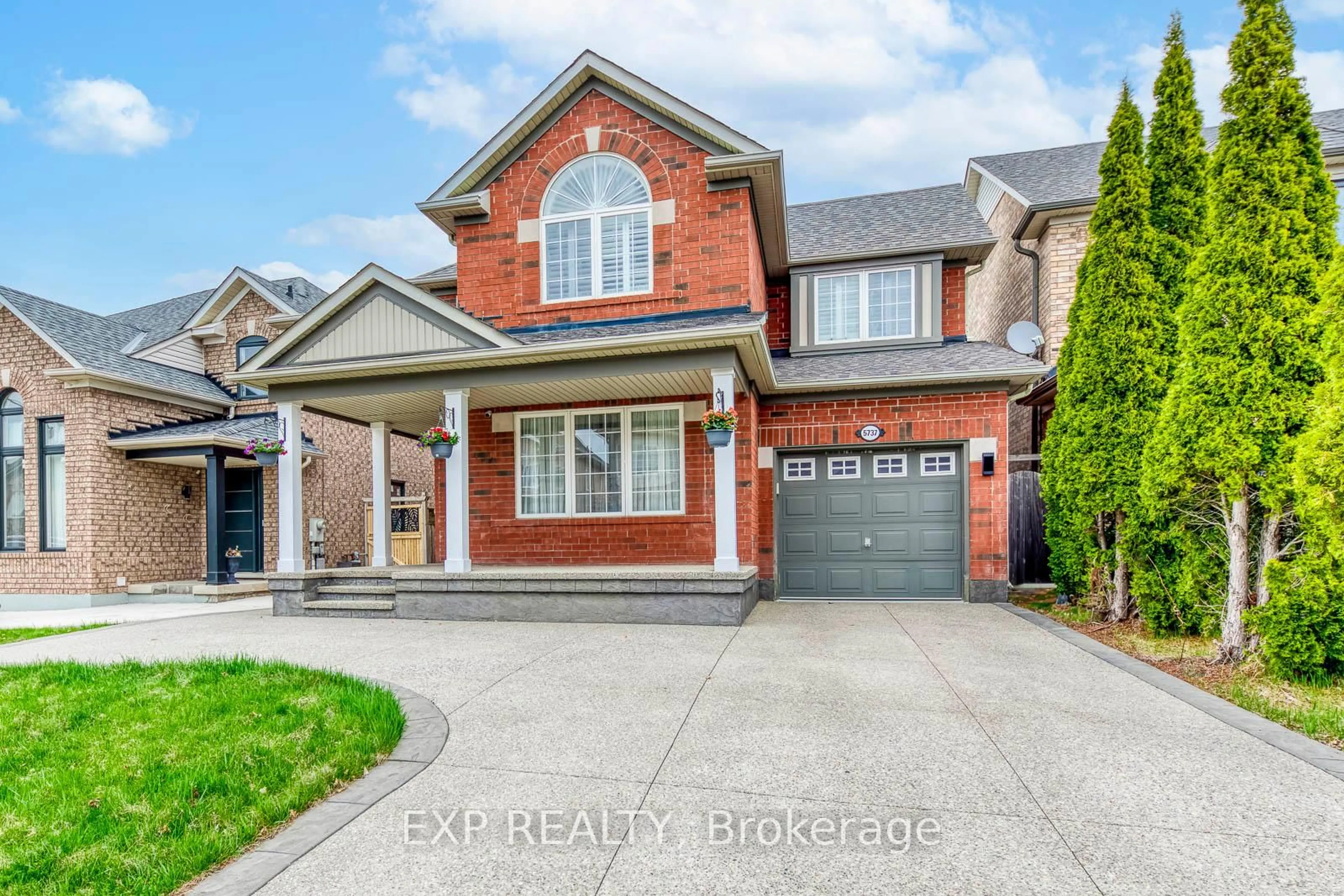 Home with brick exterior material, street for 5737 Macphee Rd, Mississauga Ontario L5M 7B2