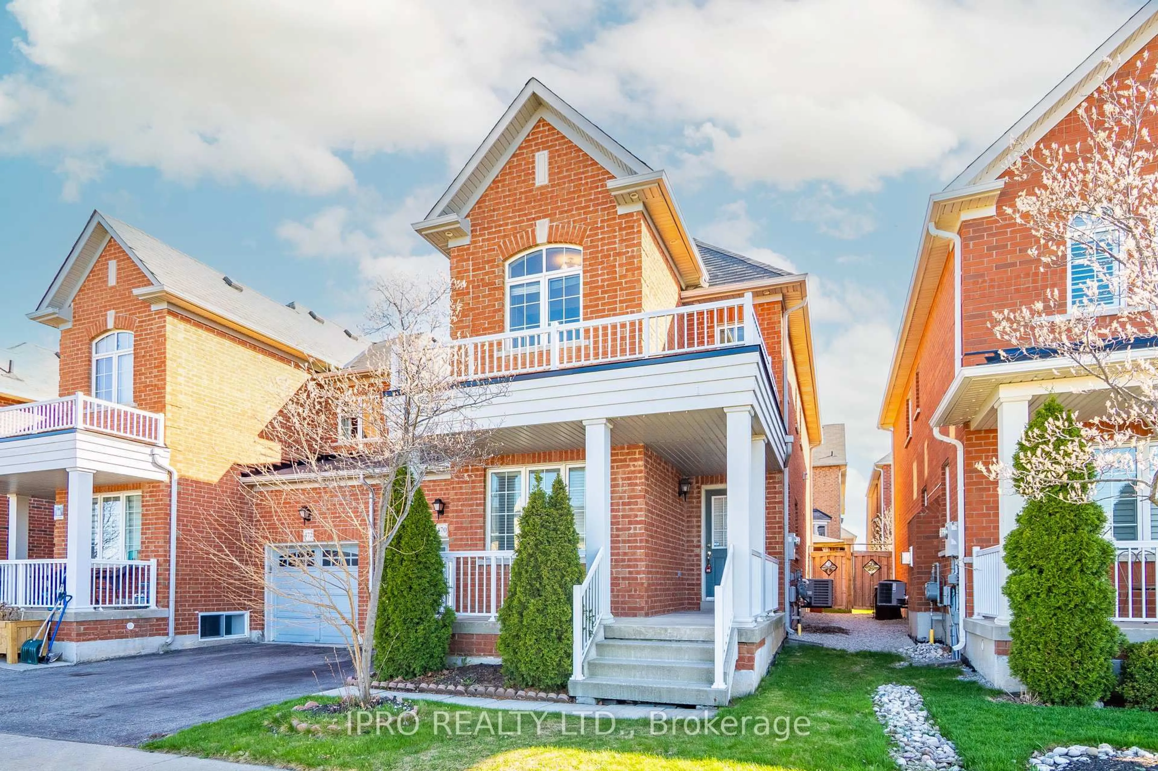 Home with brick exterior material, street for 470 Savoline Blvd, Milton Ontario L9T 7X3