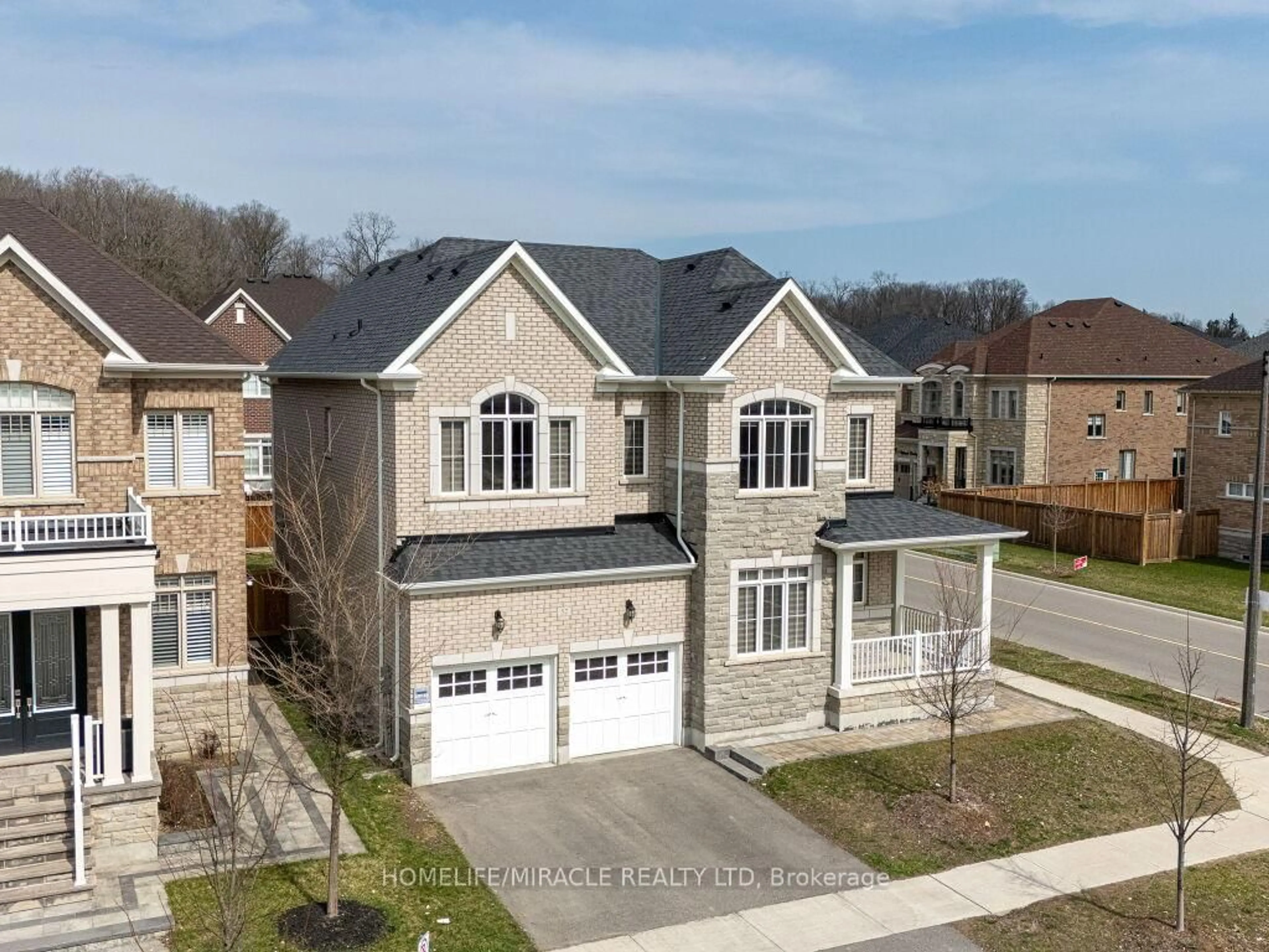 A pic from outside/outdoor area/front of a property/back of a property/a pic from drone, street for 52 Albert Spencer Ave, Caledon Ontario L7C 4G2